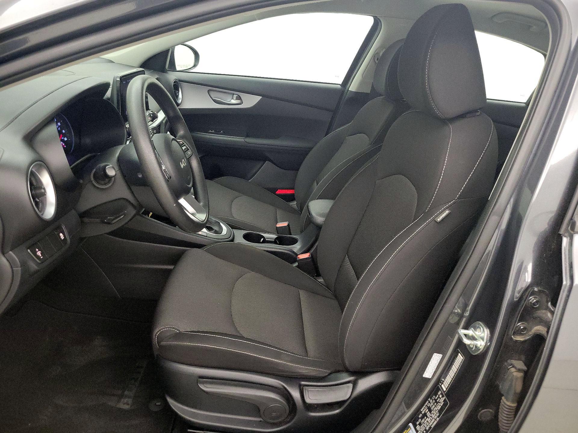 Thumbnail: 2024 Kia Forte - 11