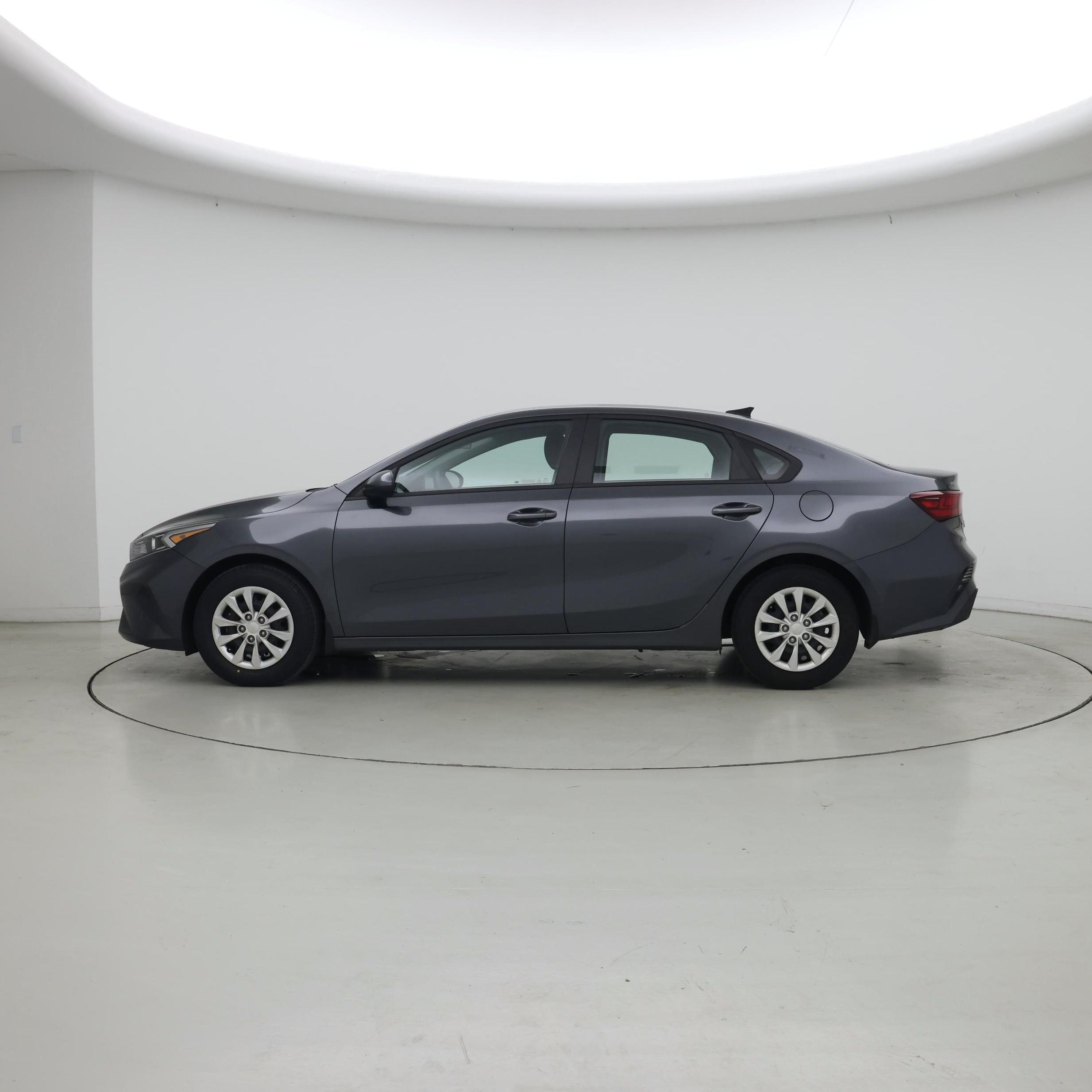 Thumbnail: 2024 Kia Forte - 3