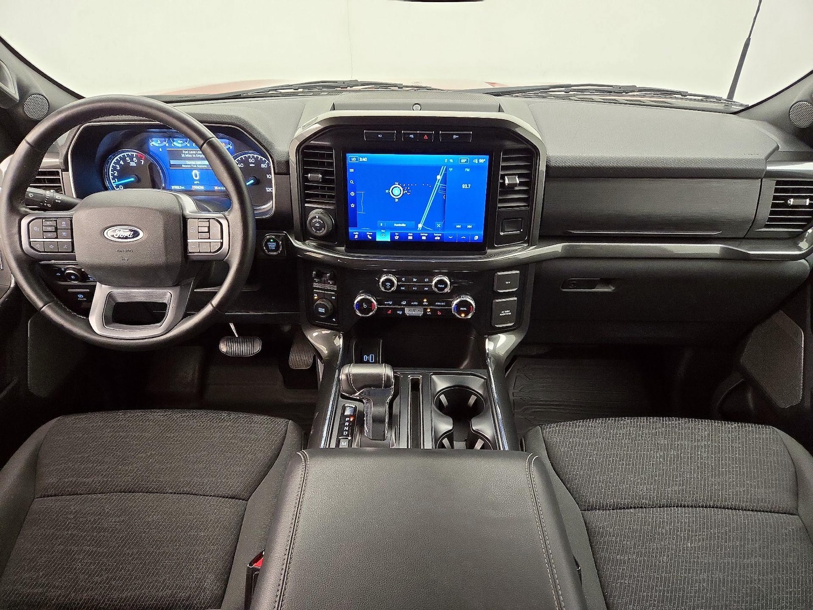 2023 Ford F-150 XLT - Photo 10