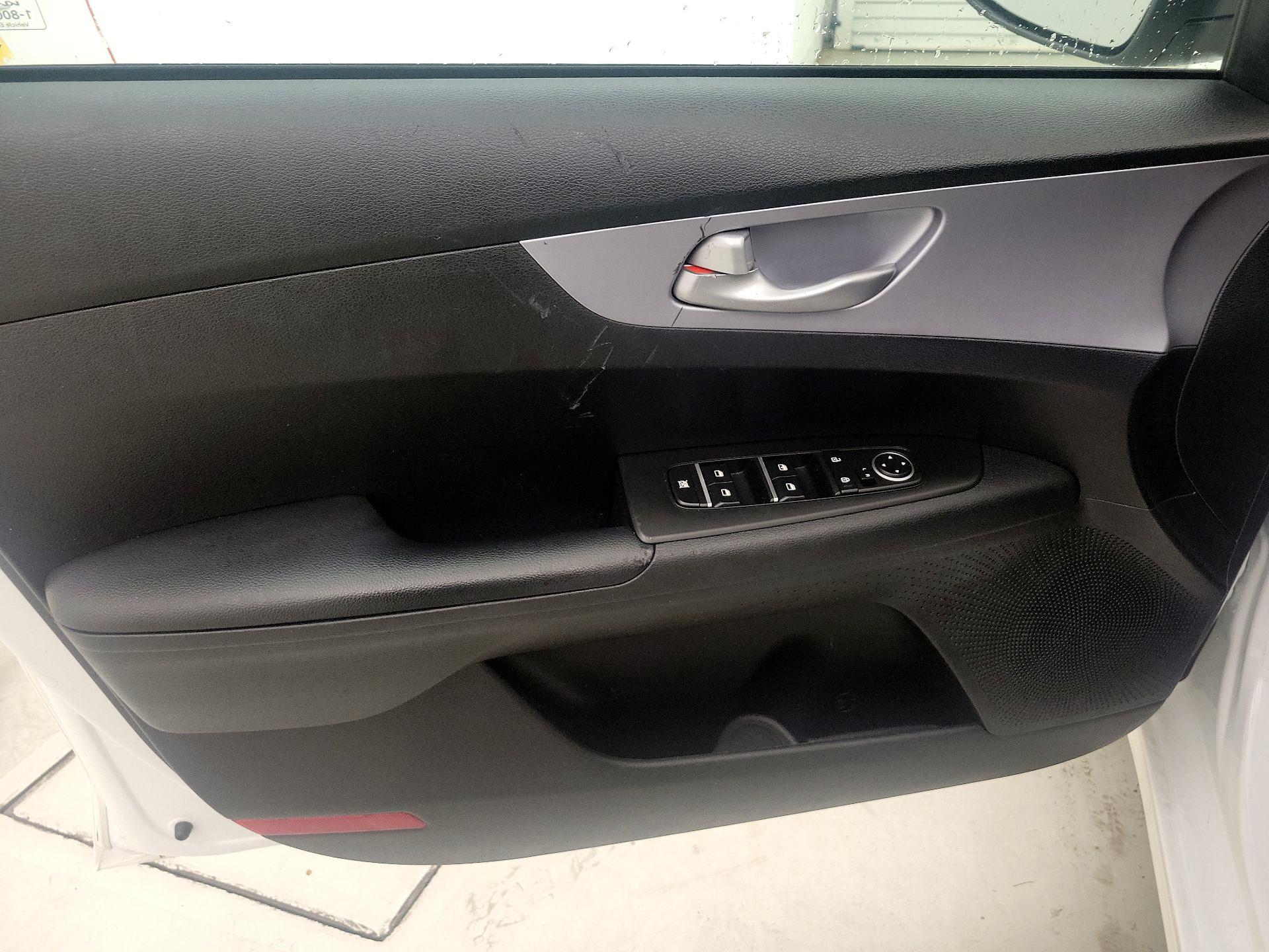 Thumbnail: 2024 Kia Forte - 12