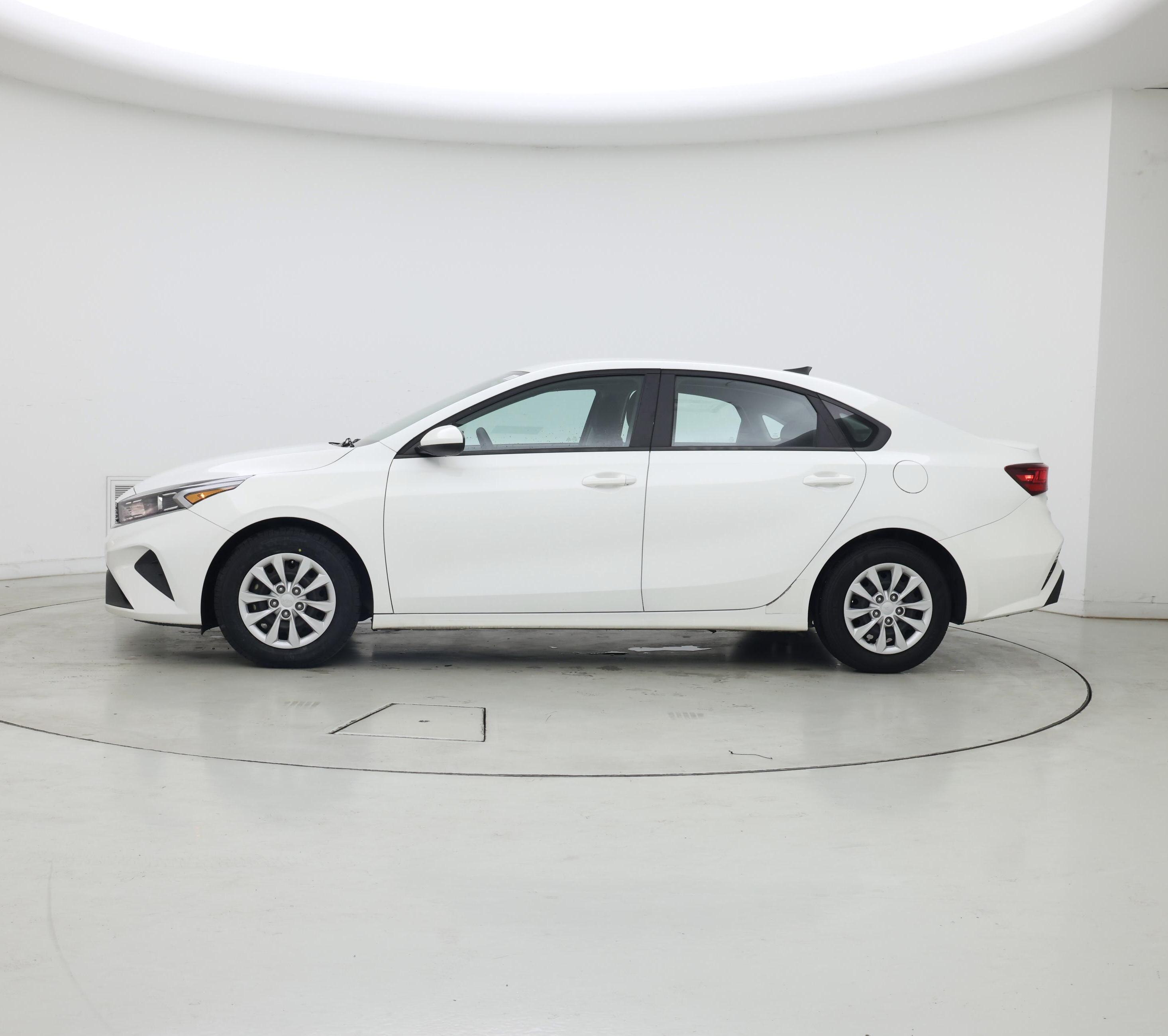 Thumbnail: 2024 Kia Forte - 3