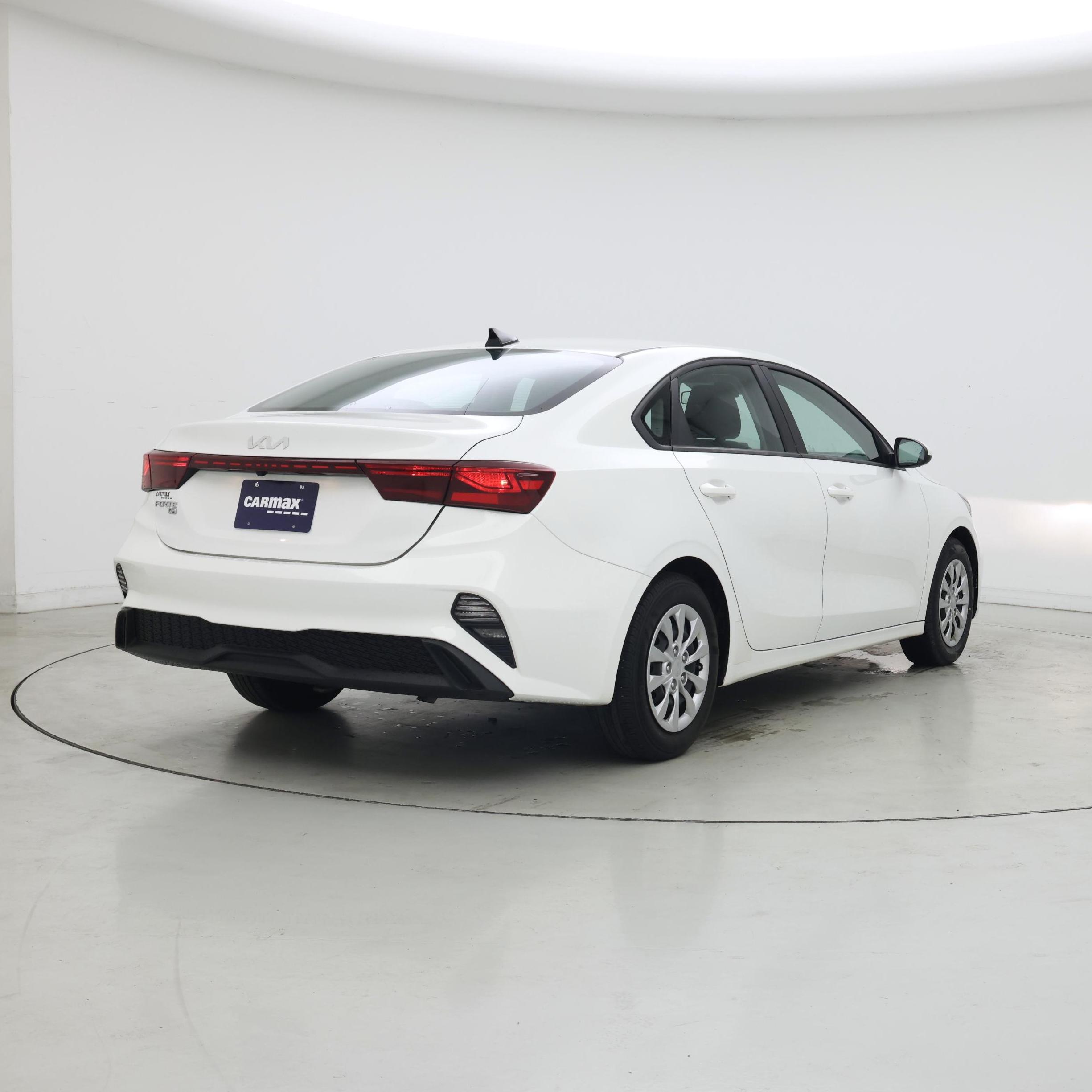 Thumbnail: 2024 Kia Forte - 8