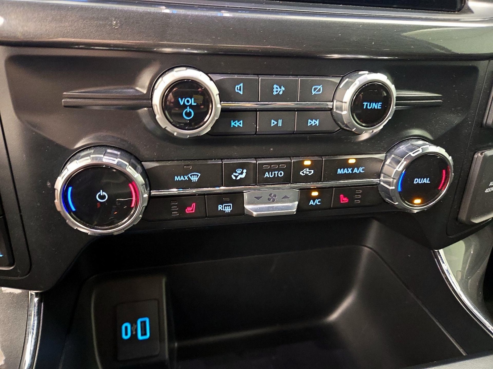 2023 Ford F-150 XLT - Photo 18