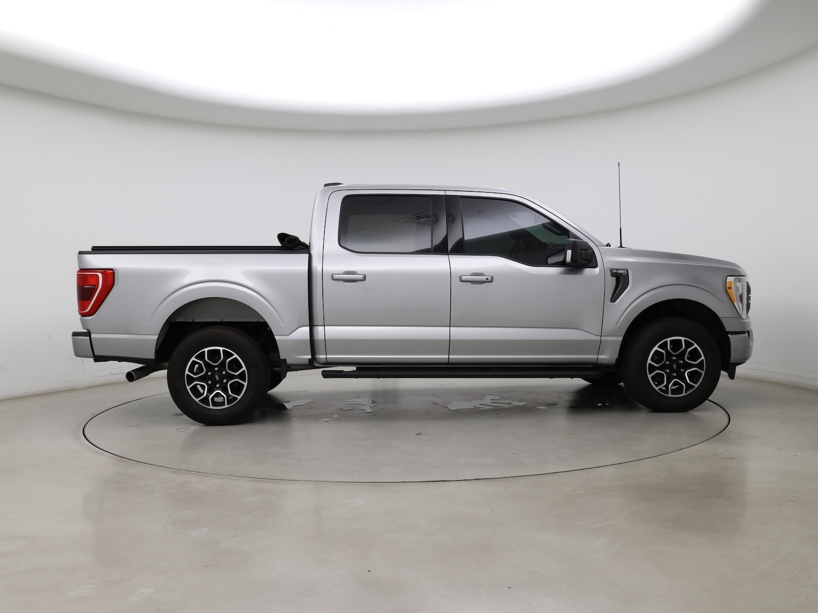 2023 Ford F-150 XLT - Photo 8