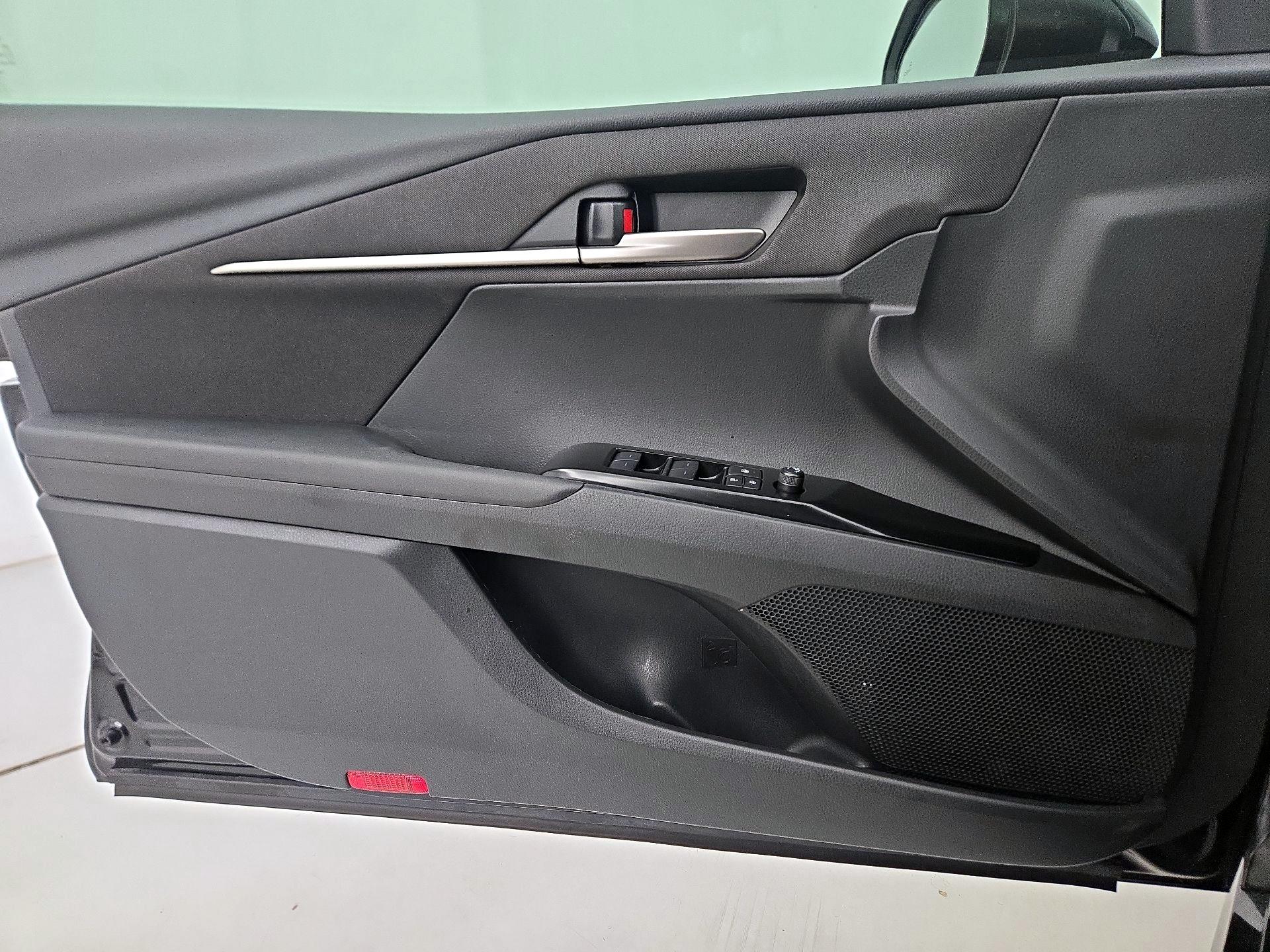 Thumbnail: 2025 Toyota Camry - 12