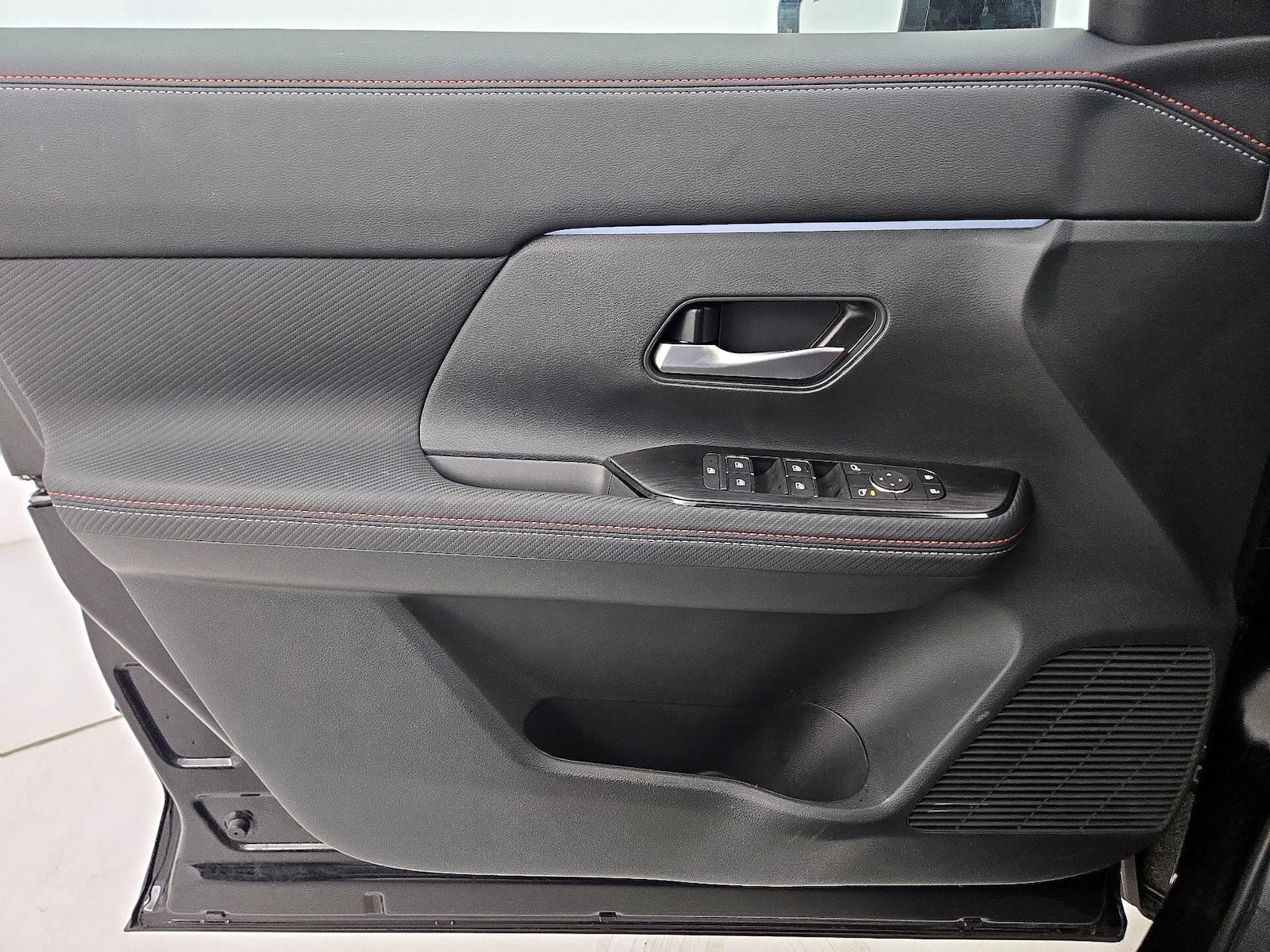 2025 Nissan Kicks SR - Photo 13