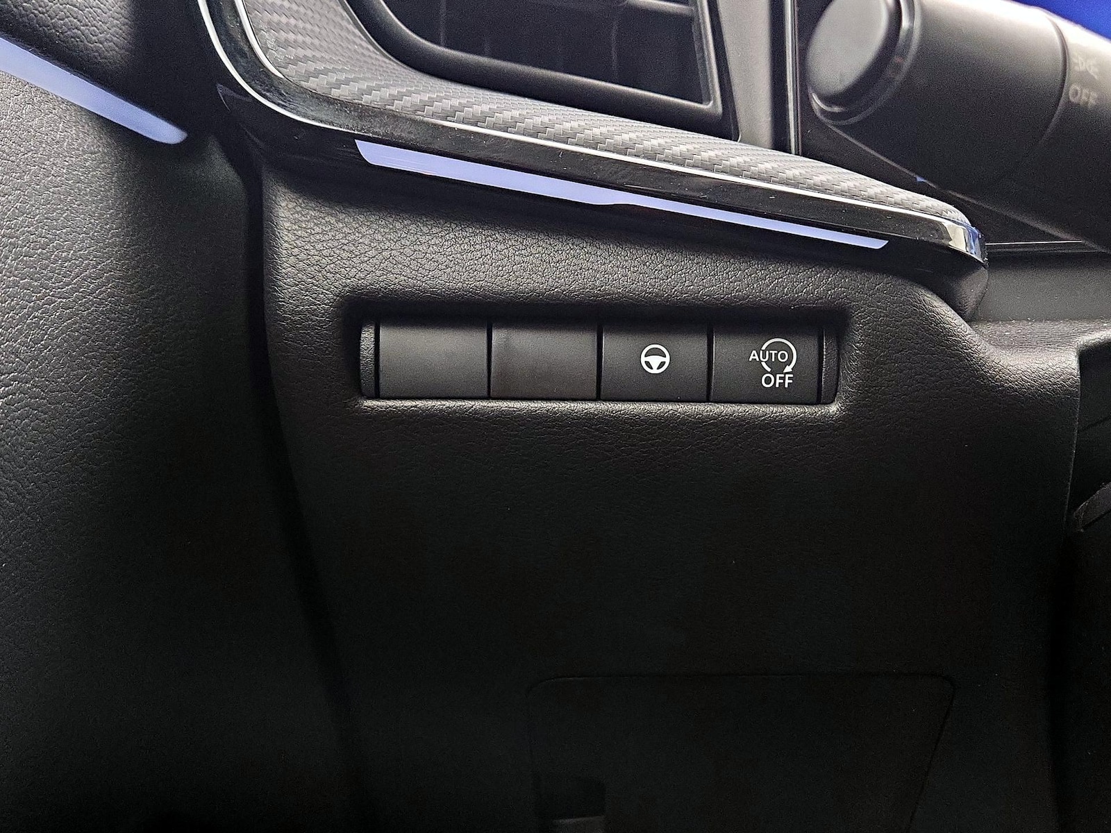 2025 Nissan Kicks SR - Photo 14