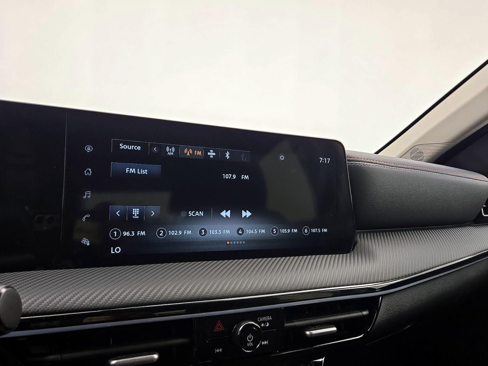 2025 Nissan Kicks SR - Photo 16