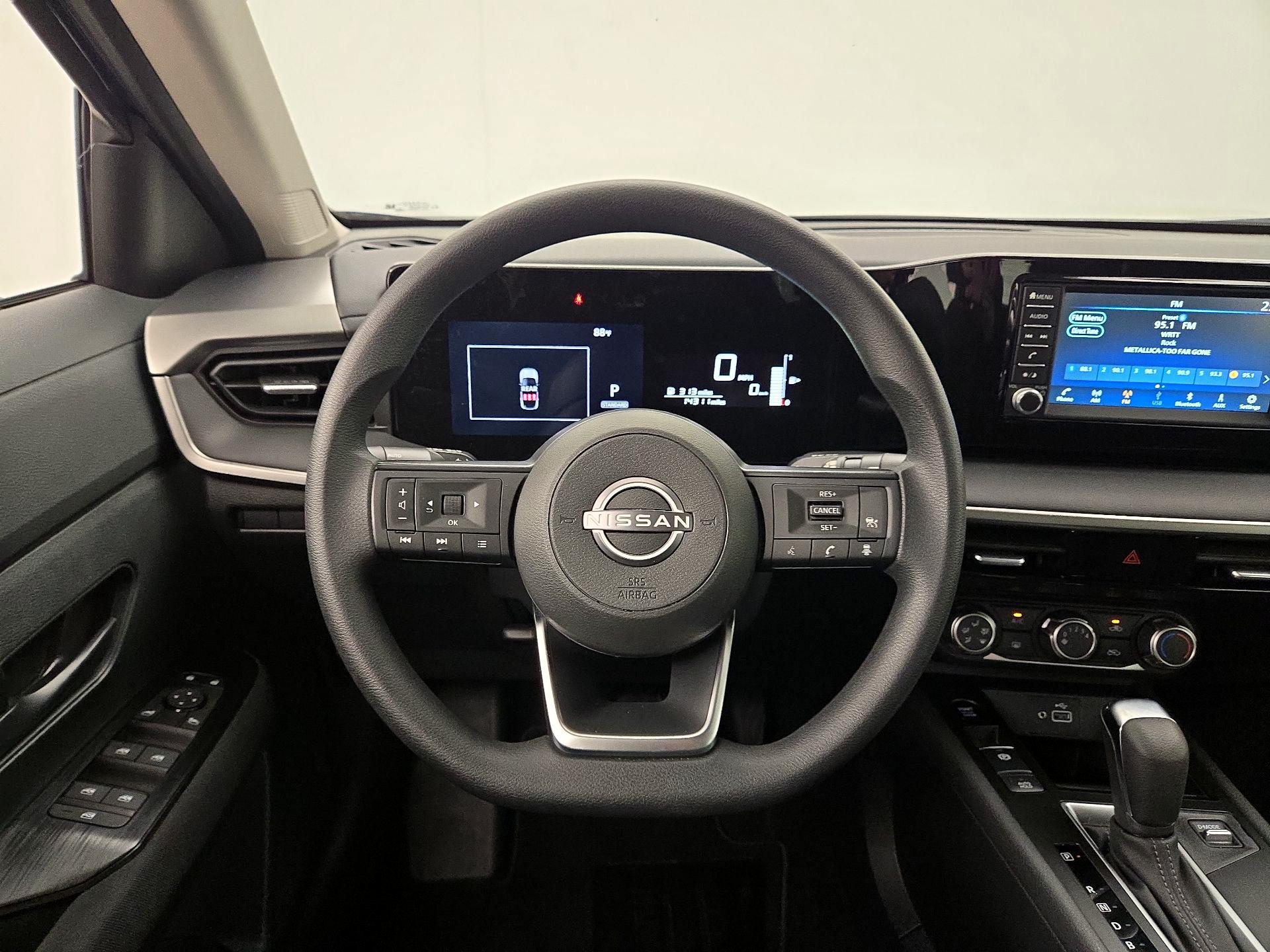 Thumbnail: 2025 Nissan Kicks - 10