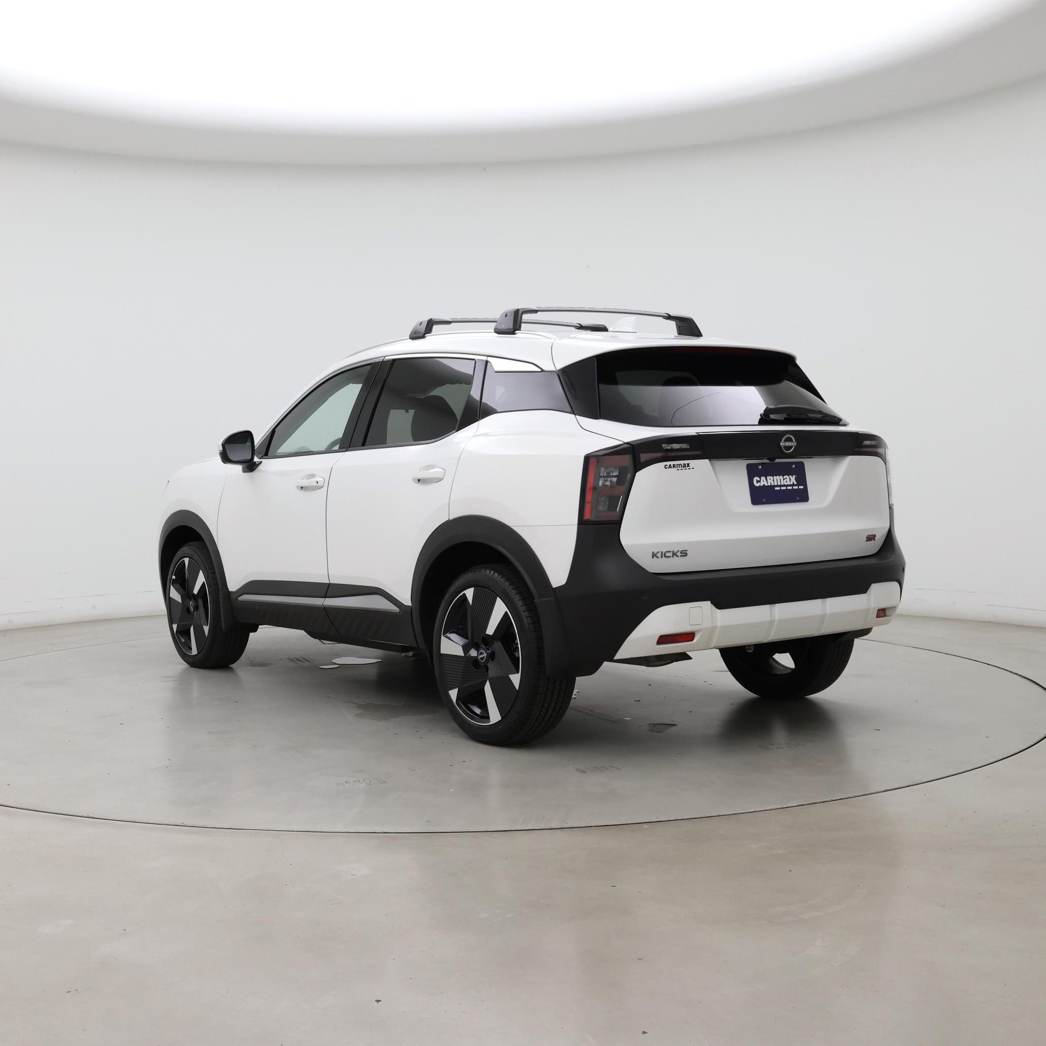 Thumbnail: 2025 Nissan Kicks - 2