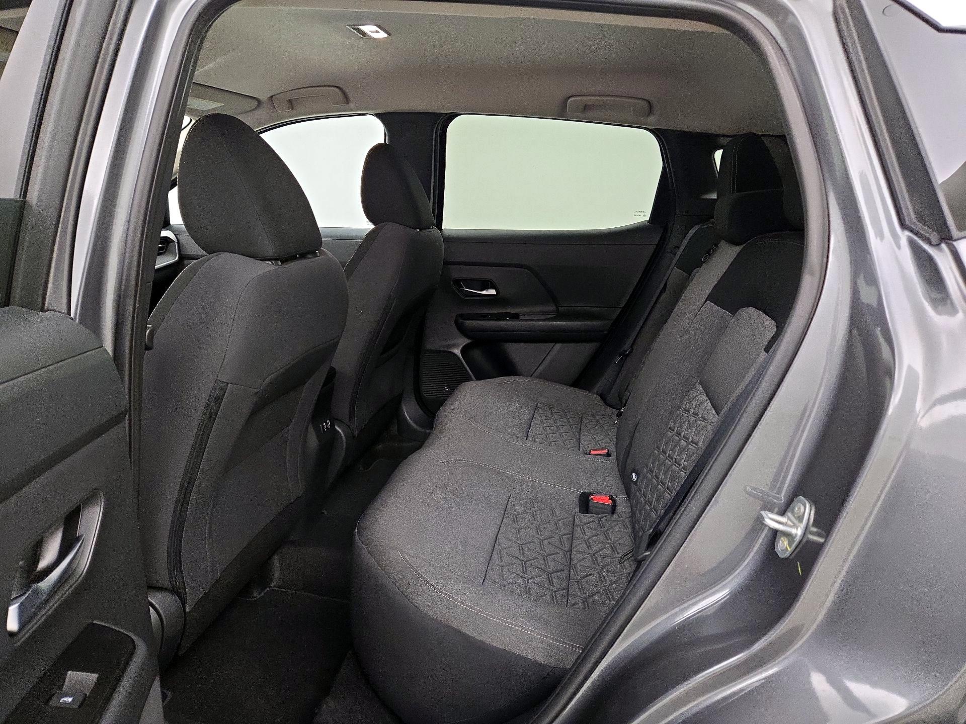 Thumbnail: 2025 Nissan Kicks - 18