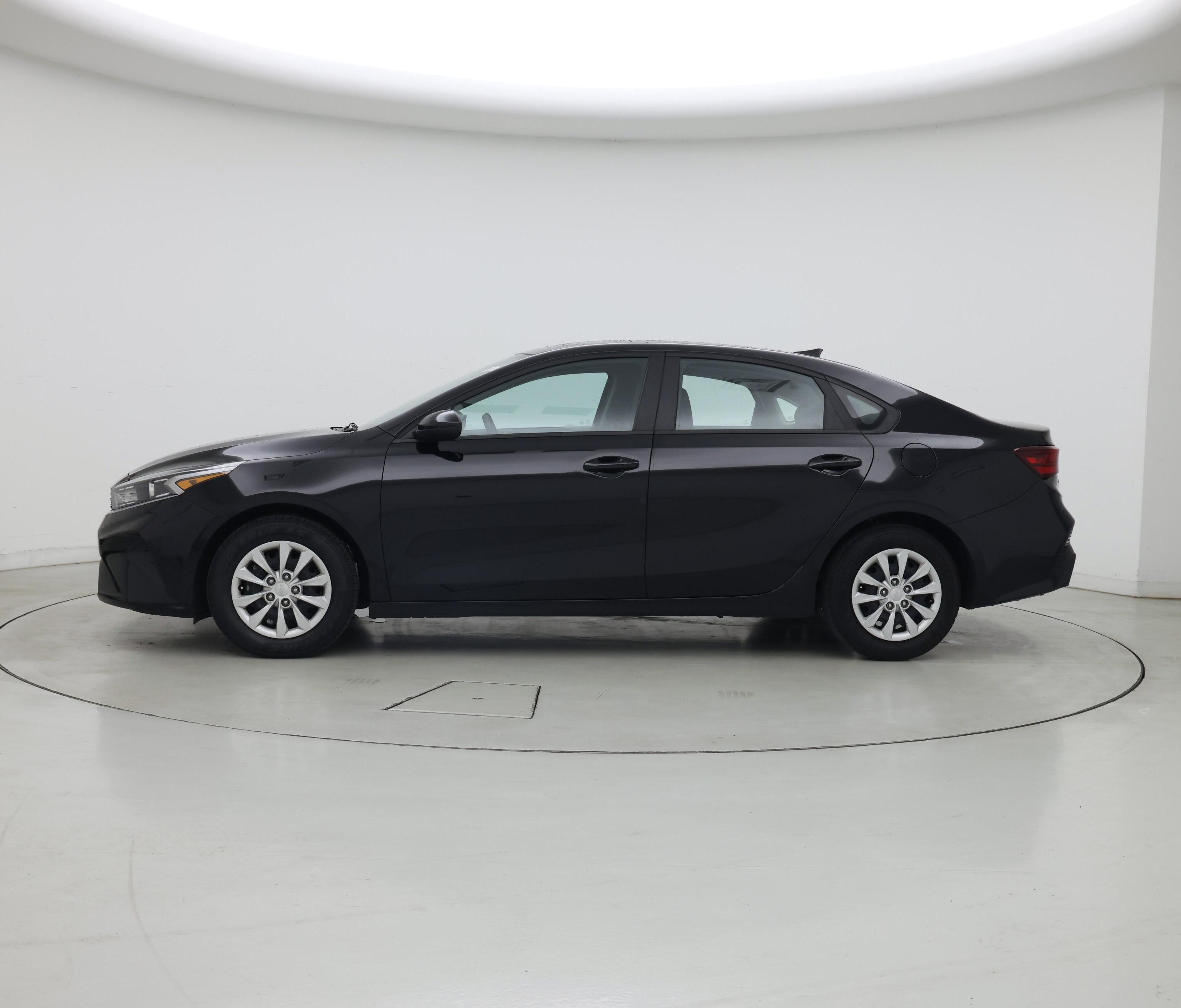 Thumbnail: 2024 Kia Forte - 3