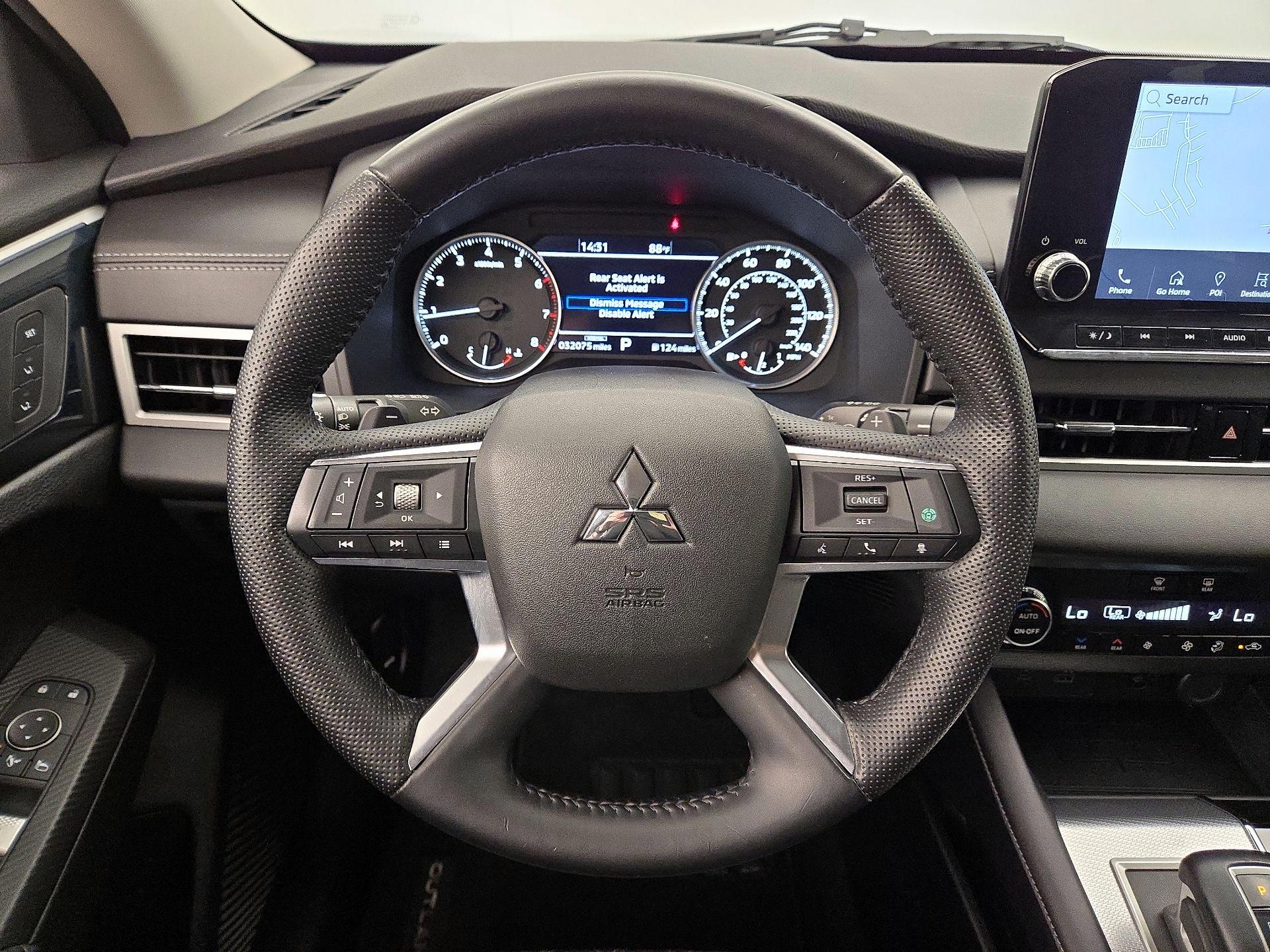 Thumbnail: 2022 Mitsubishi Outlander - 10