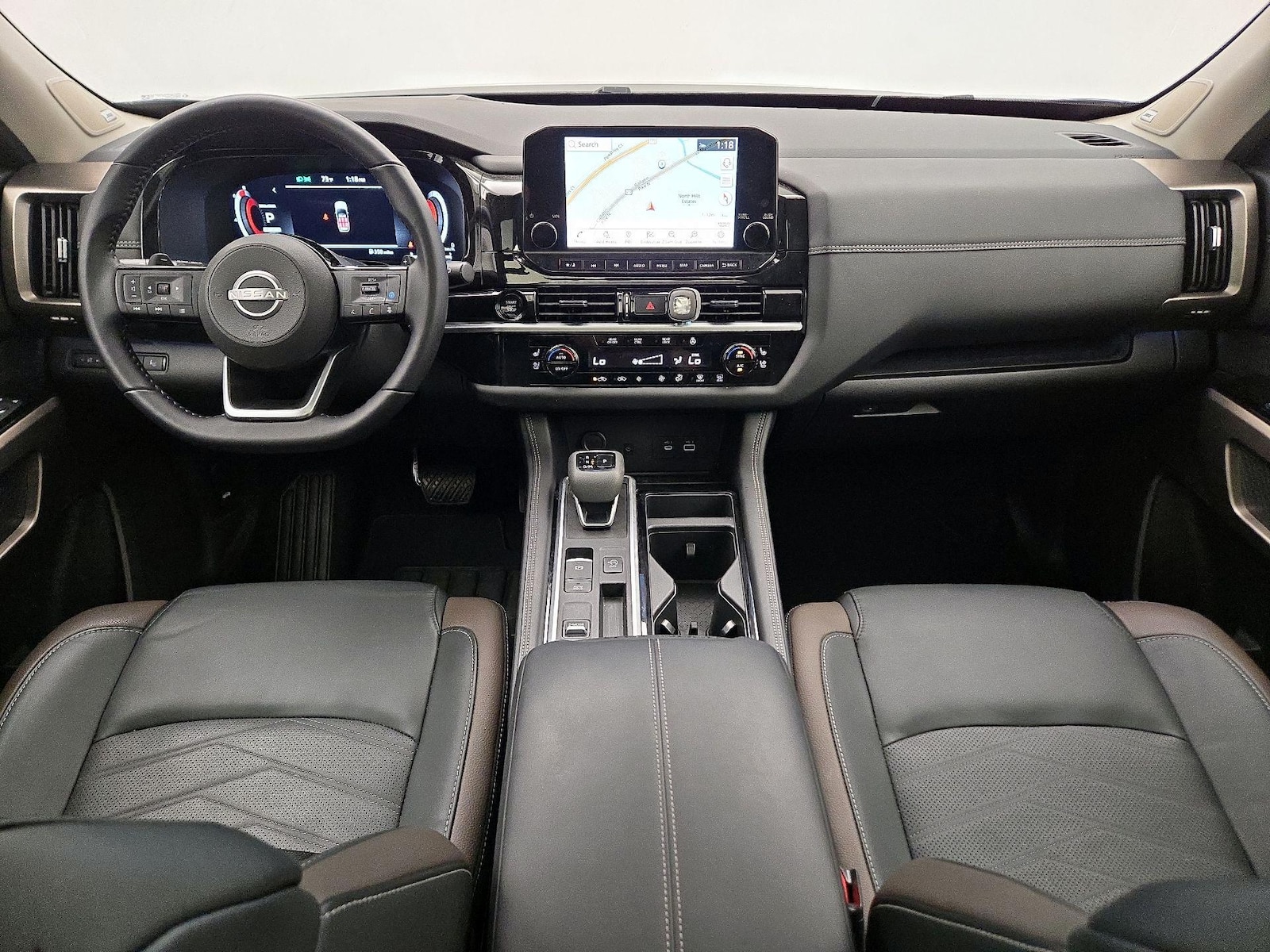 2025 Nissan Pathfinder Platinum - Photo 10