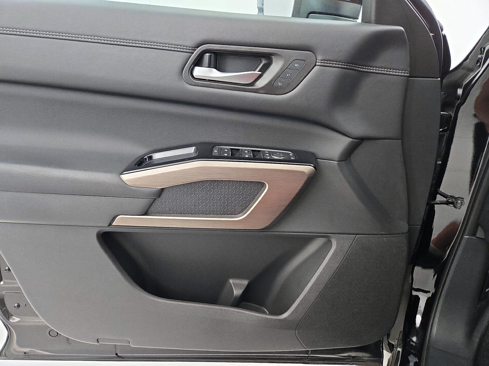 Thumbnail: 2025 Nissan Pathfinder - 12