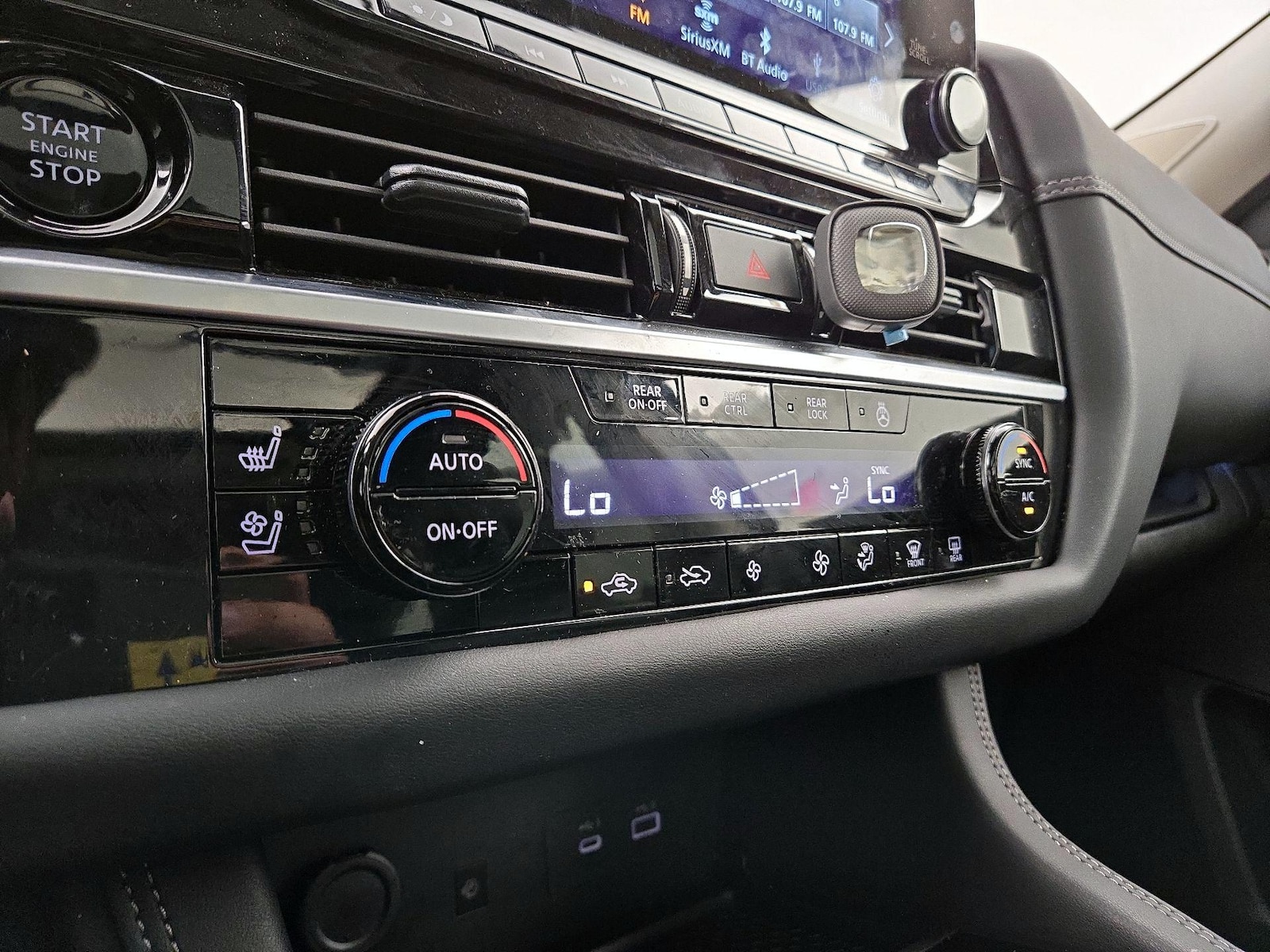 2025 Nissan Pathfinder Platinum - Photo 18