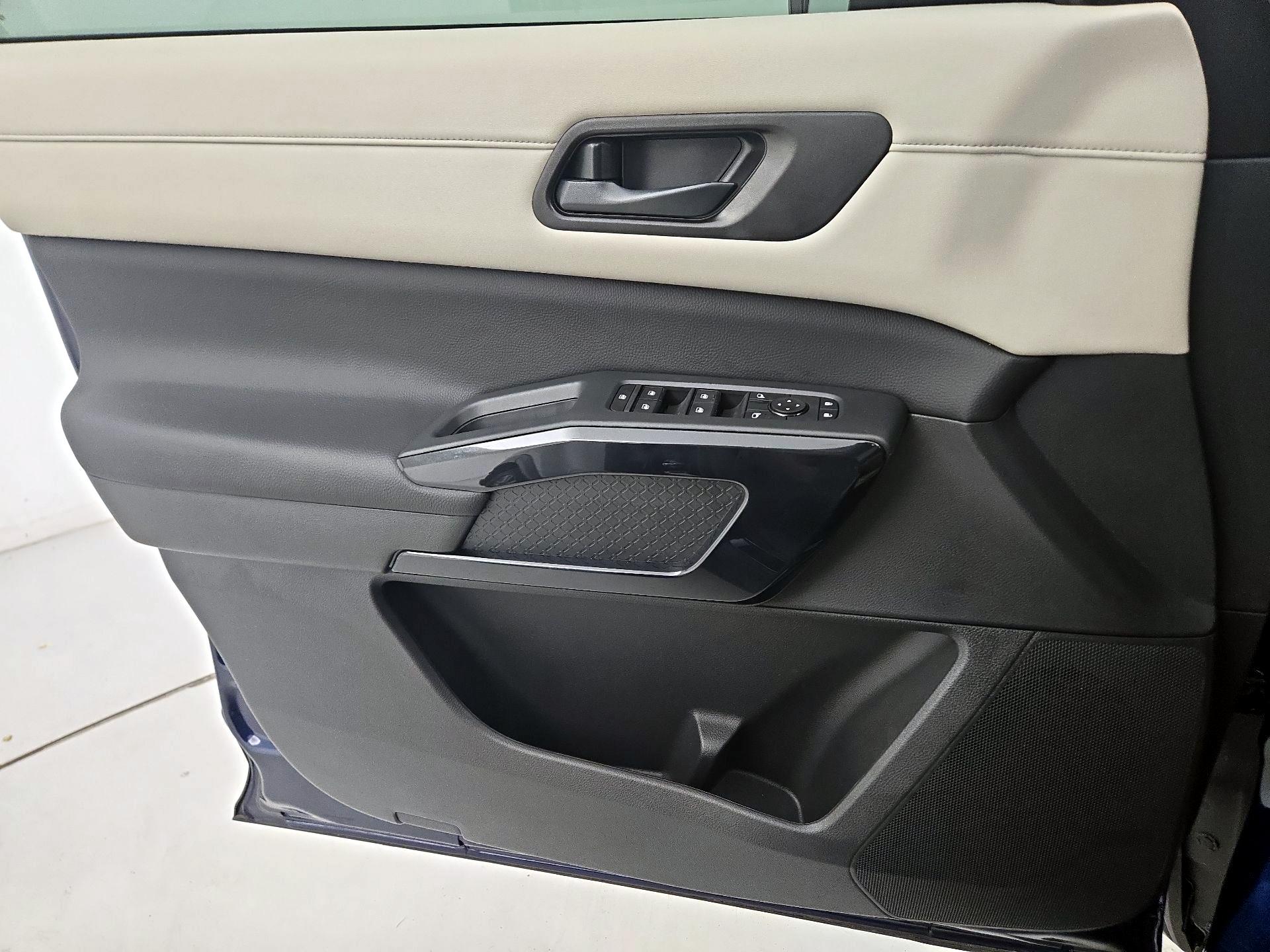 Thumbnail: 2025 Nissan Pathfinder - 12