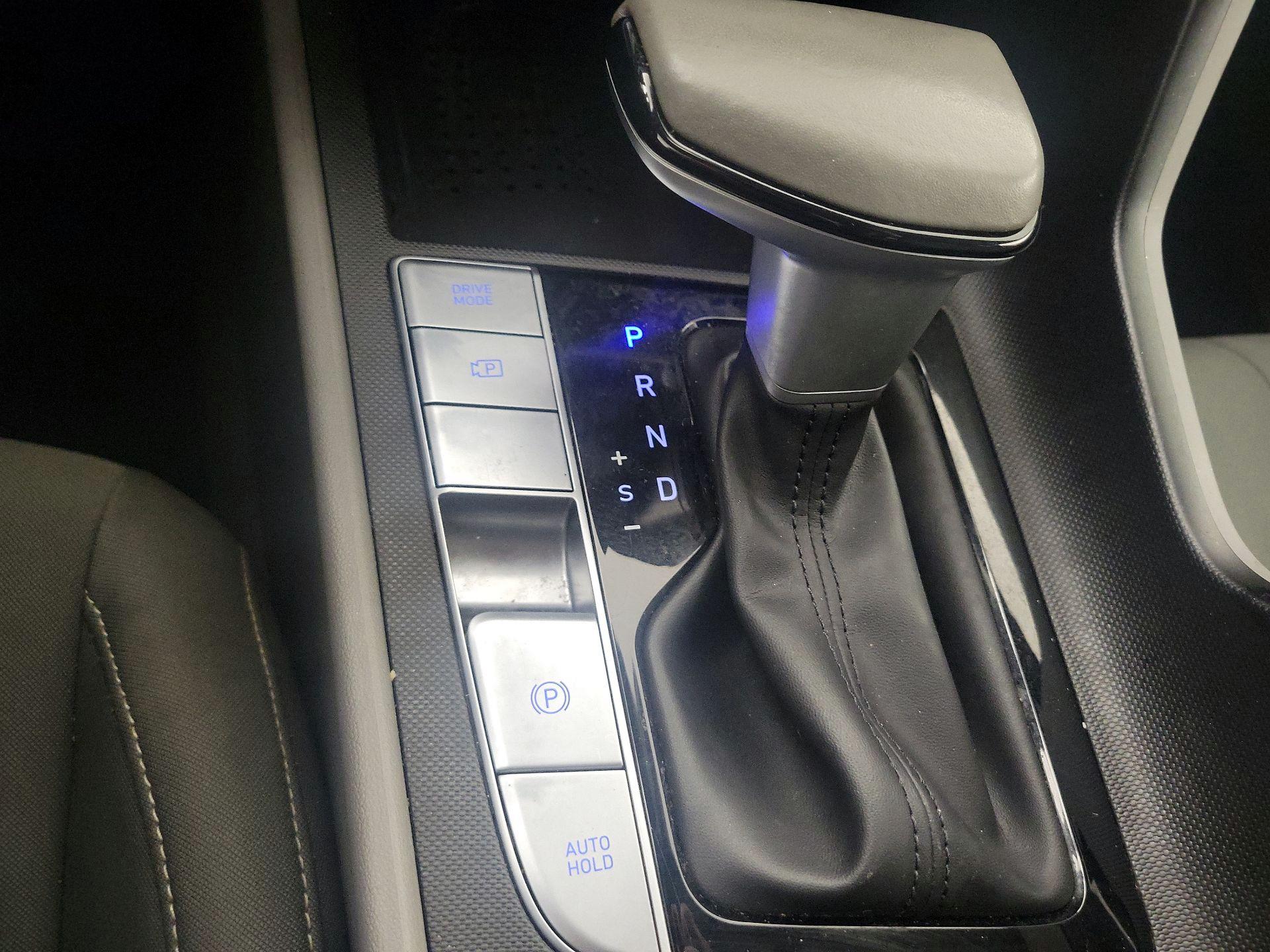 Thumbnail: 2023 Hyundai Elantra - 18