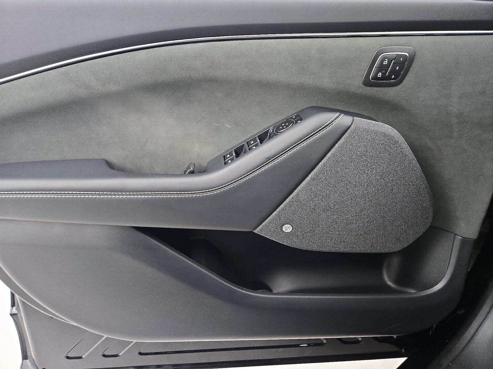 2025 Ford Mustang Mach-E GT AWD - Photo 13