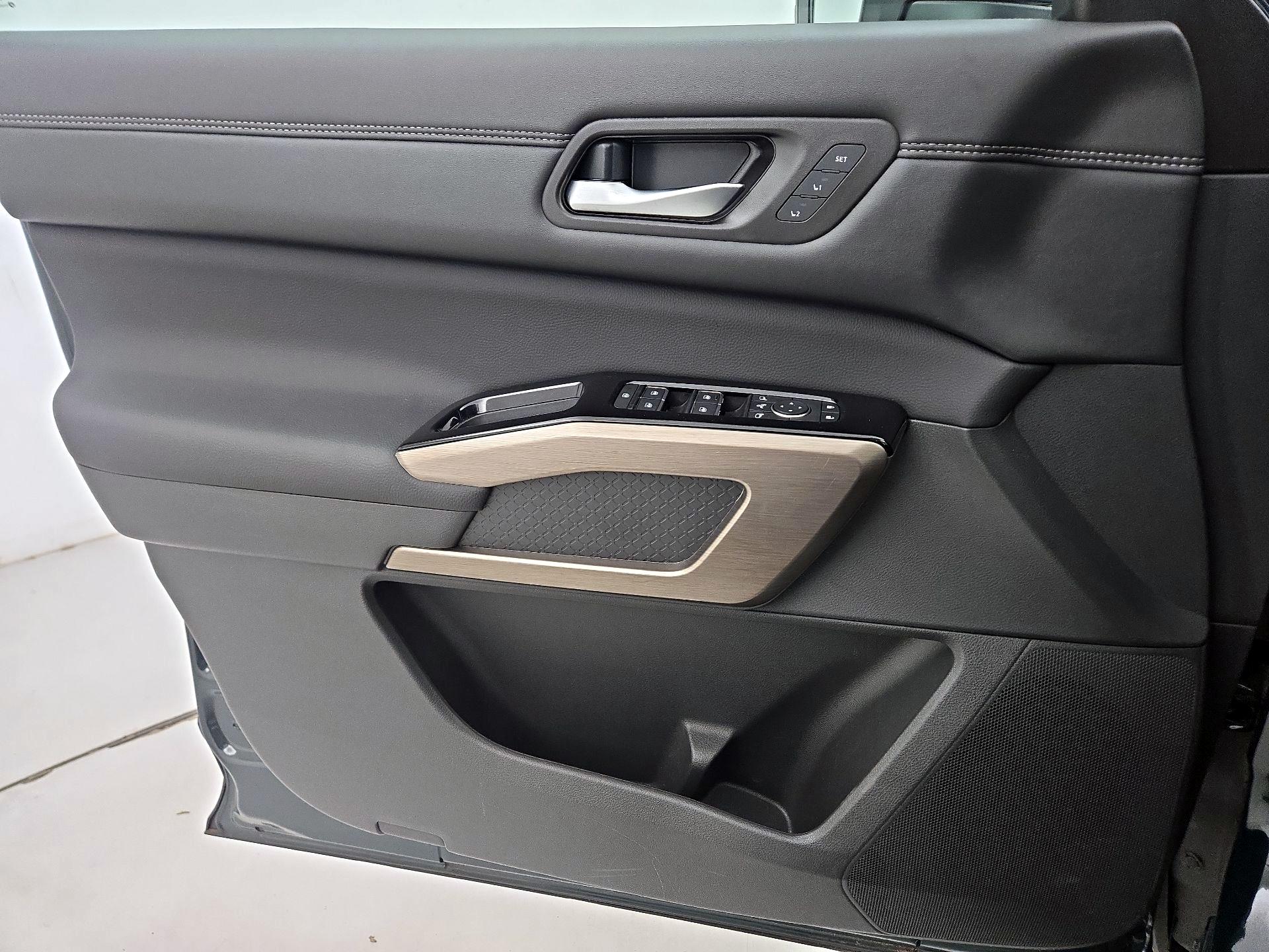 Thumbnail: 2025 Nissan Pathfinder - 12