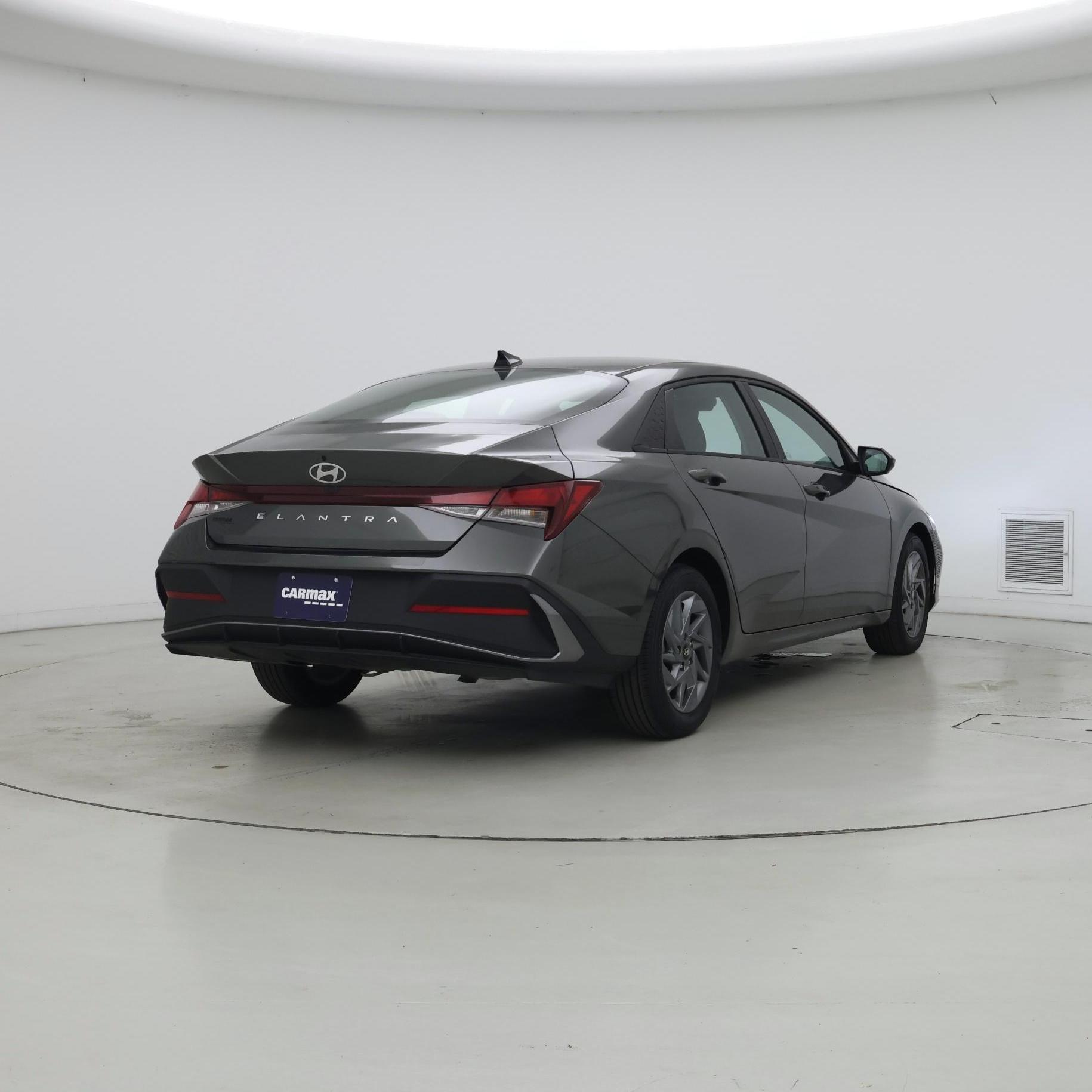 Thumbnail: 2024 Hyundai Elantra - 8