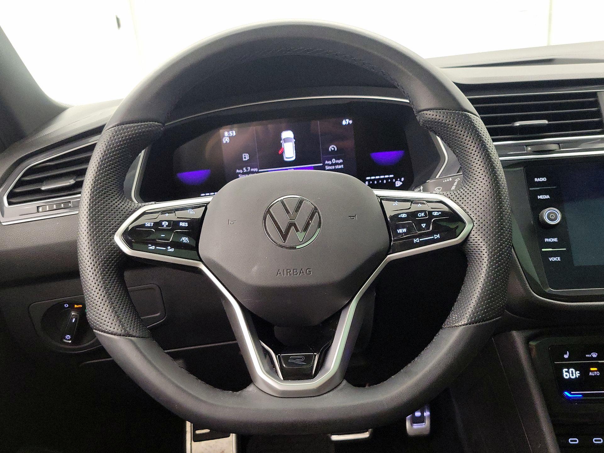 Thumbnail: 2023 Volkswagen Tiguan - 10