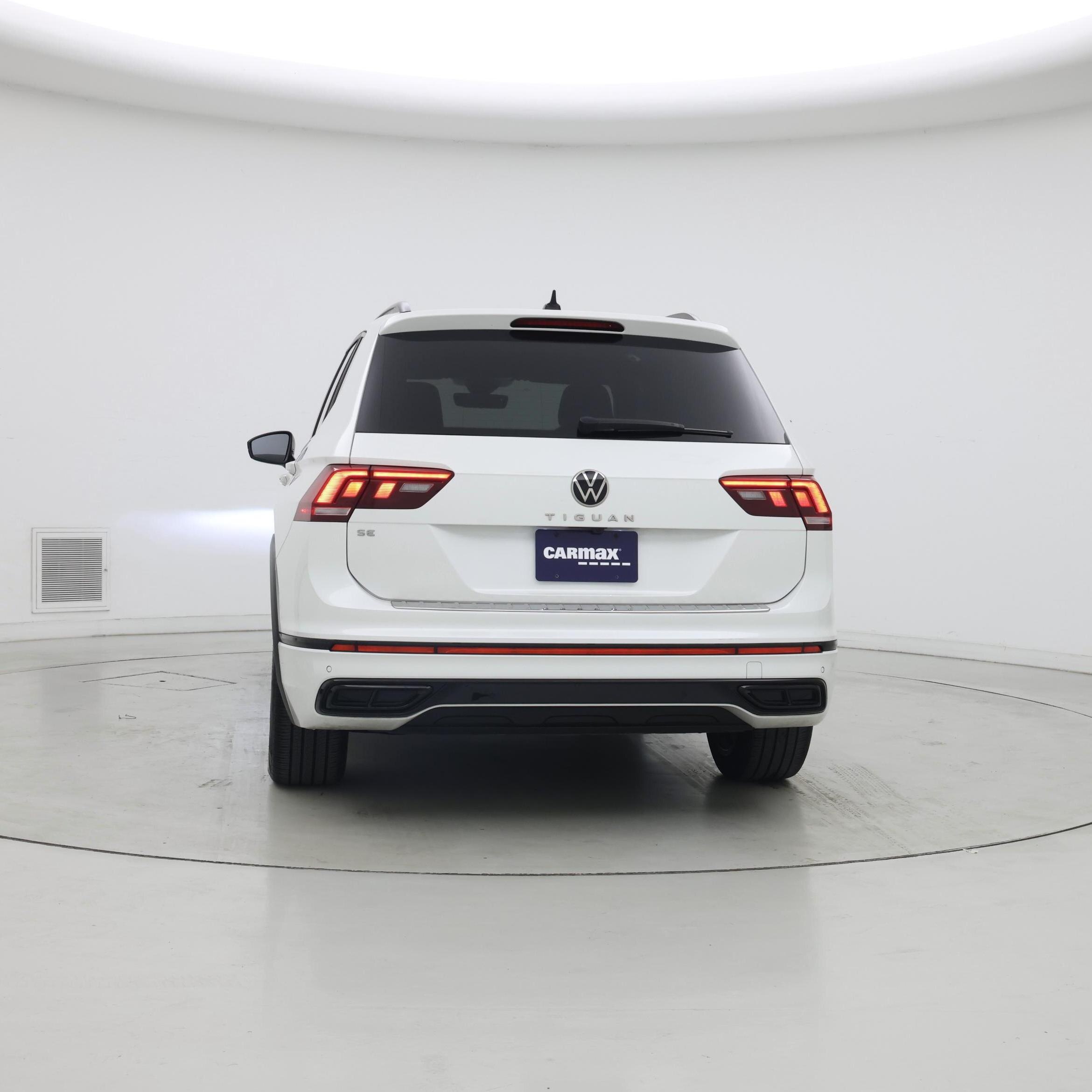 Thumbnail: 2023 Volkswagen Tiguan - 6