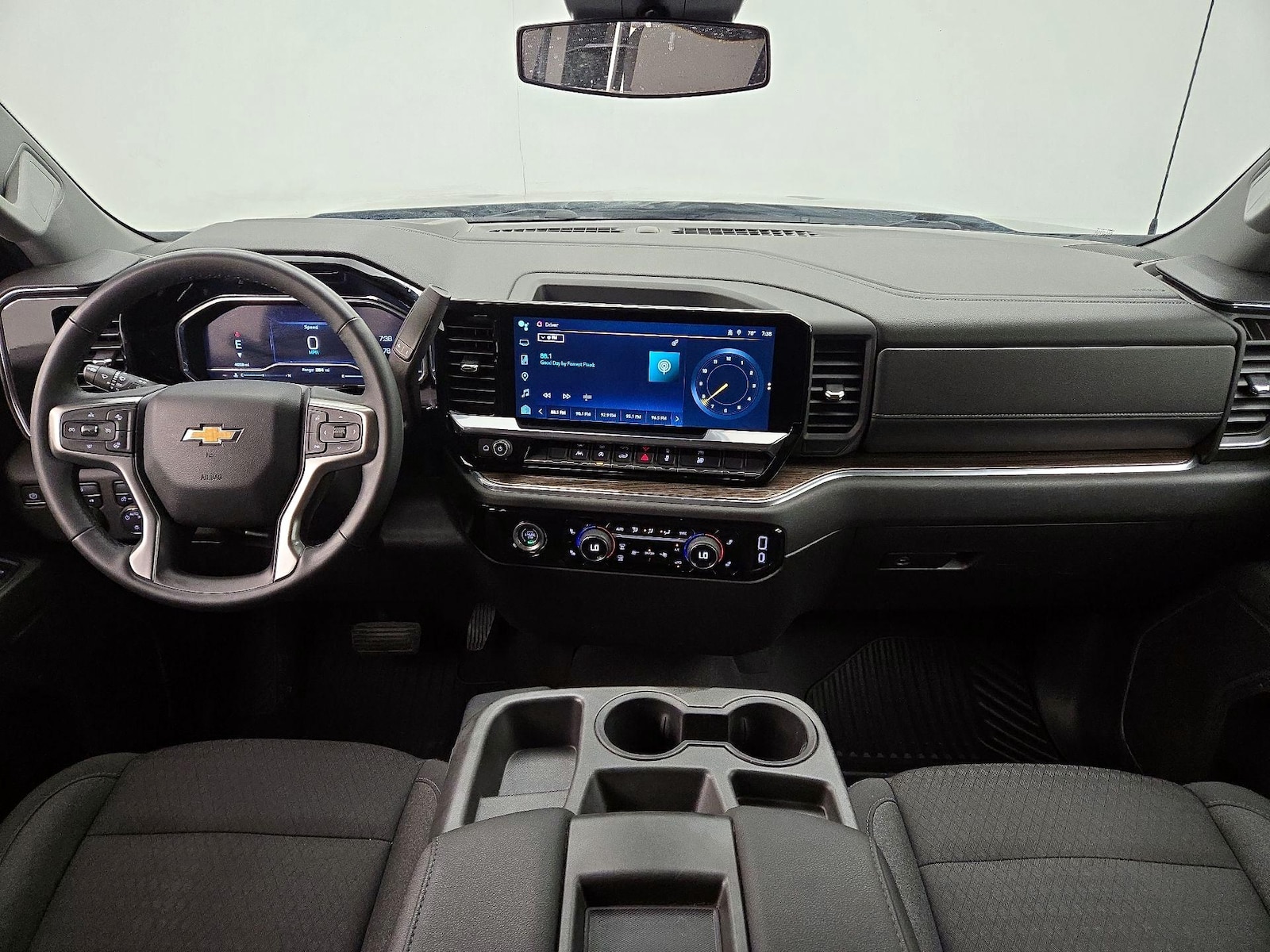 2023 Chevrolet Silverado 1500 LT - Photo 10