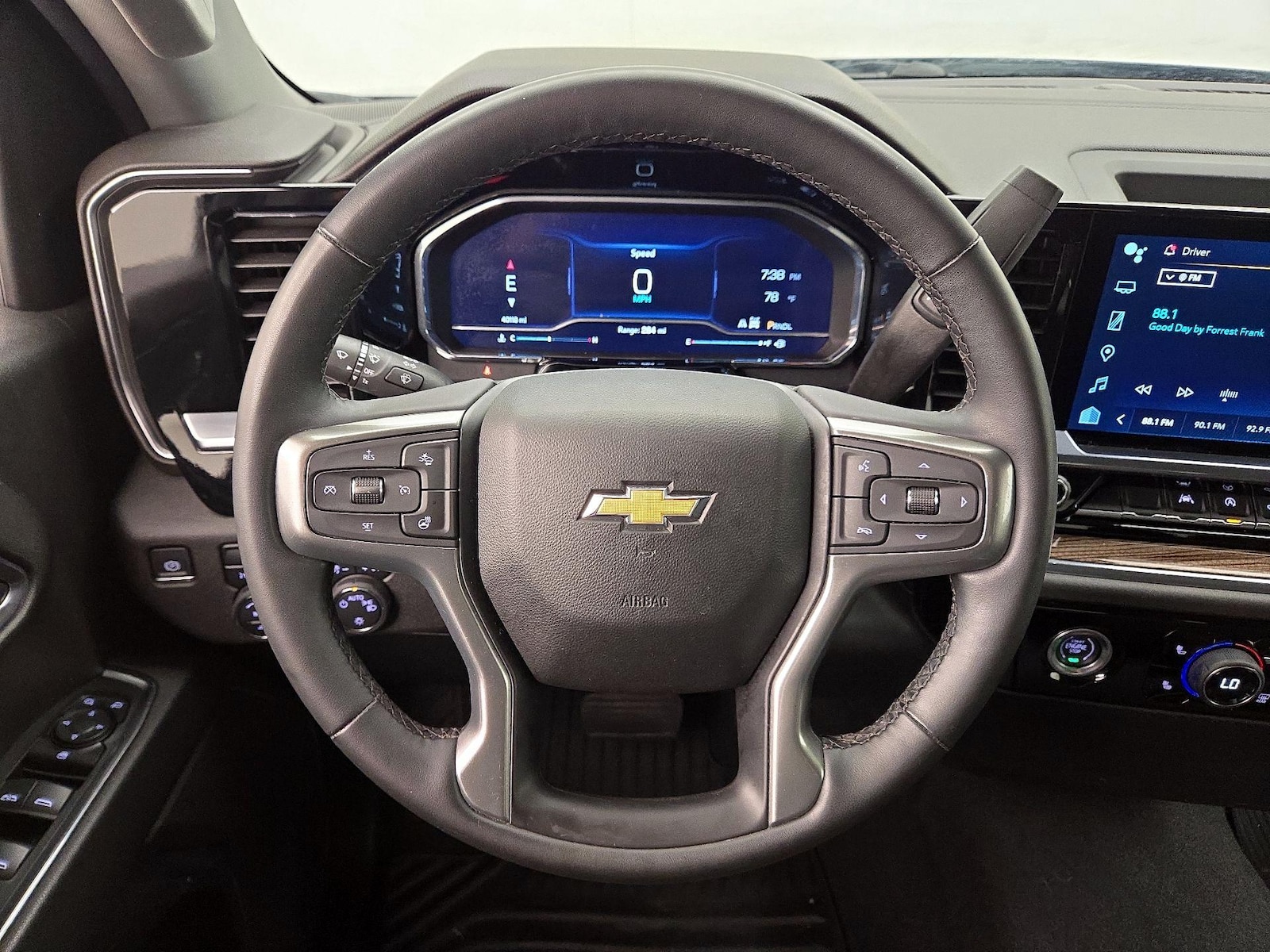 2023 Chevrolet Silverado 1500 LT - Photo 11