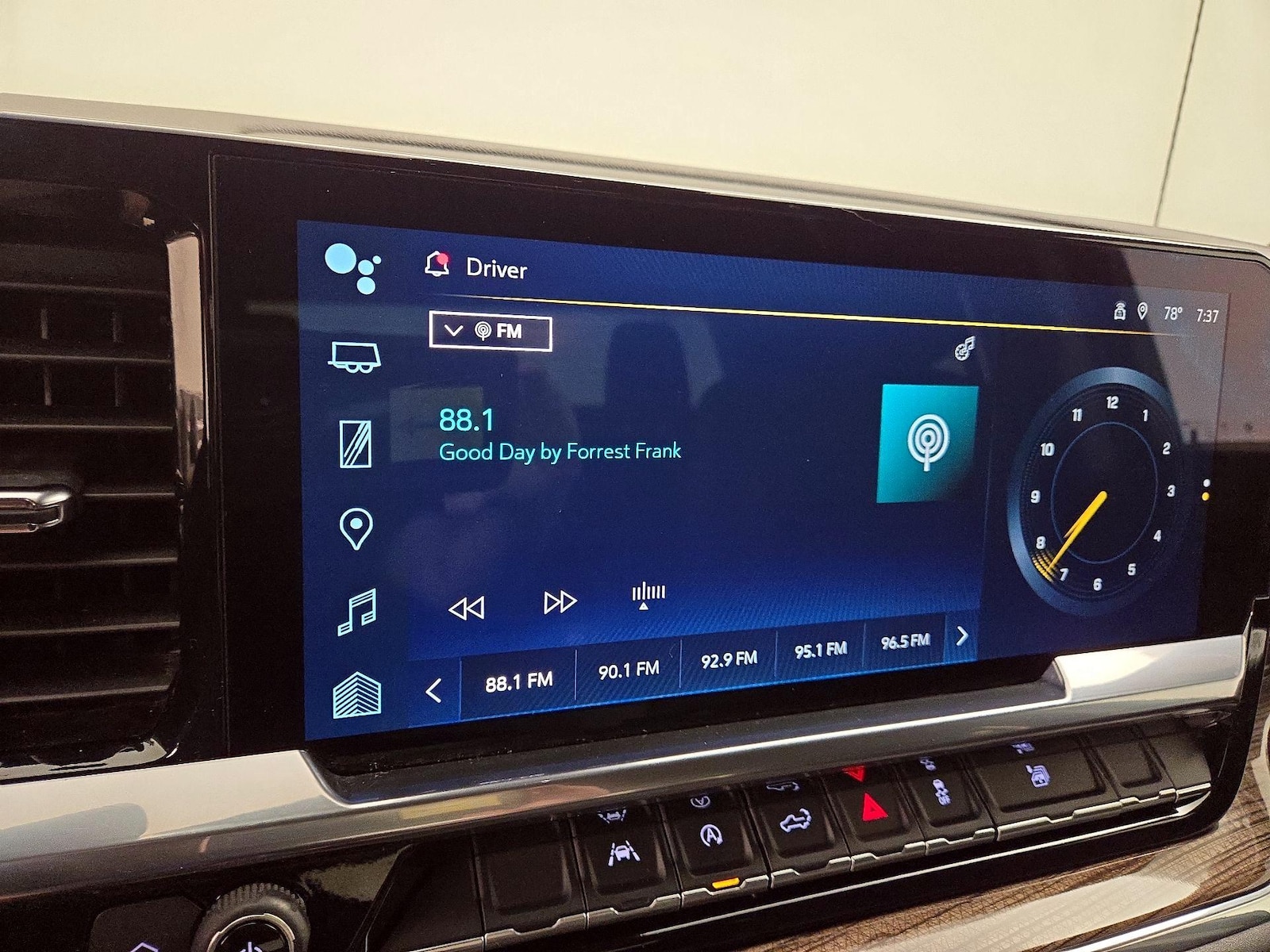 2023 Chevrolet Silverado 1500 LT - Photo 16