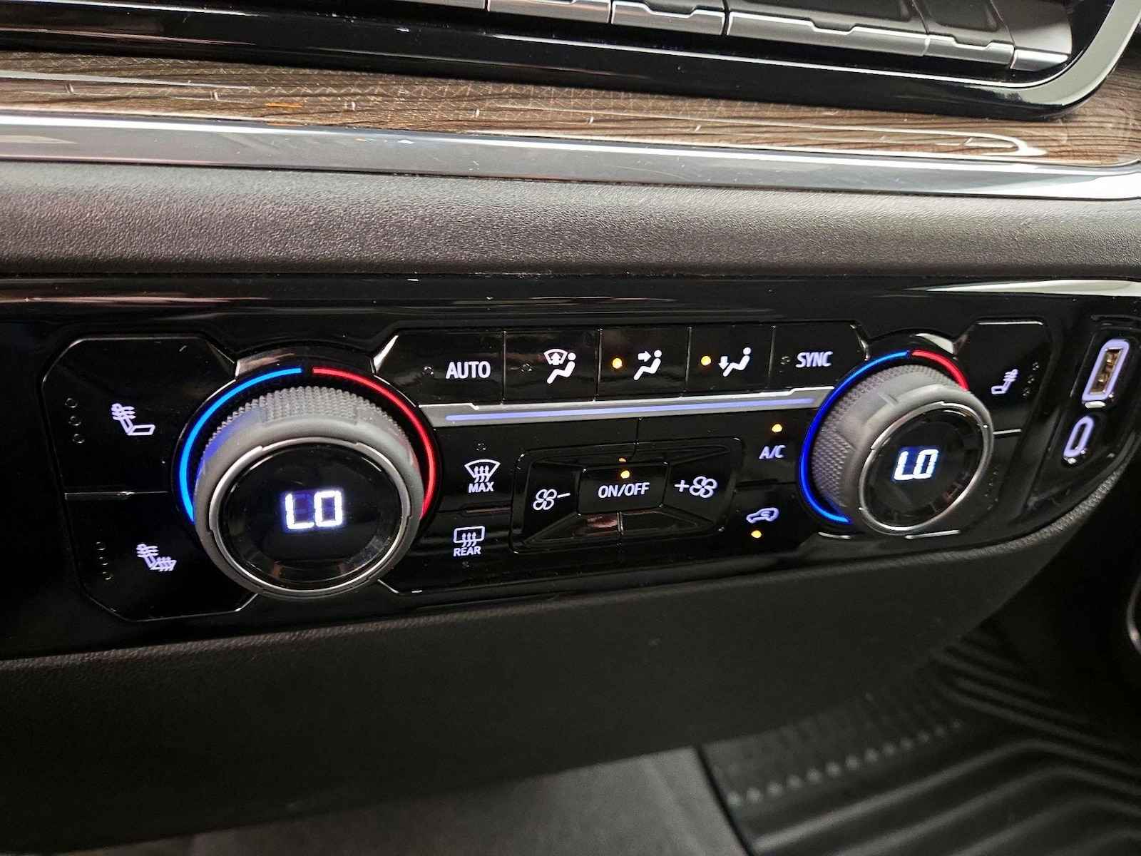 2023 Chevrolet Silverado 1500 LT - Photo 17