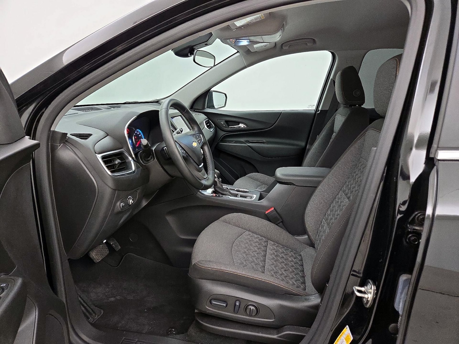 2024 Chevrolet Equinox LT - Photo 12