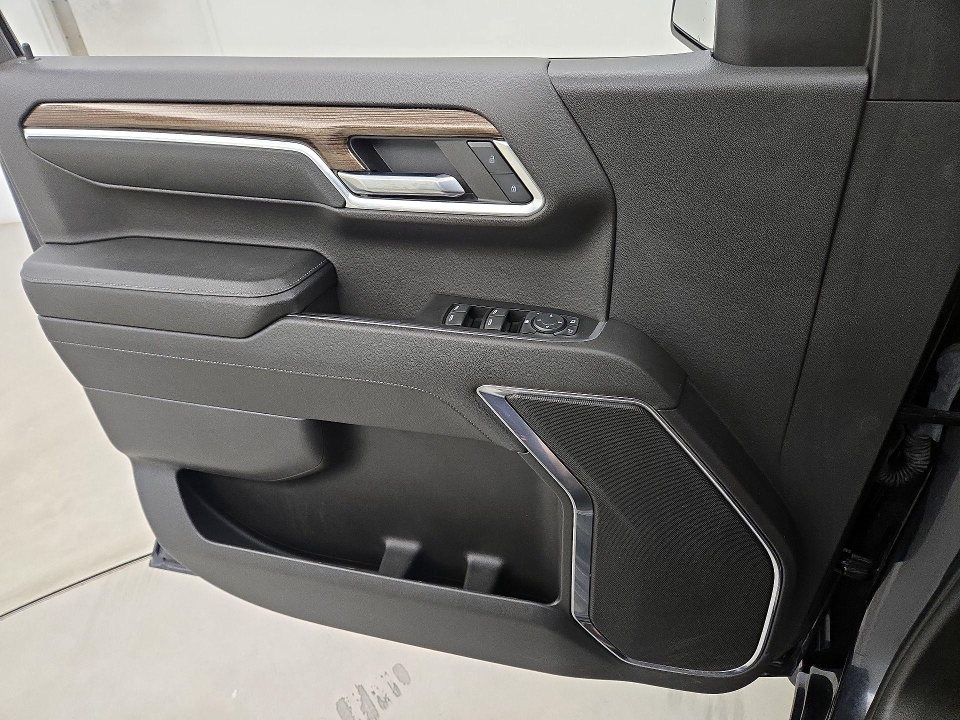 Thumbnail: 2023 Chevrolet Silverado 1500 - 12