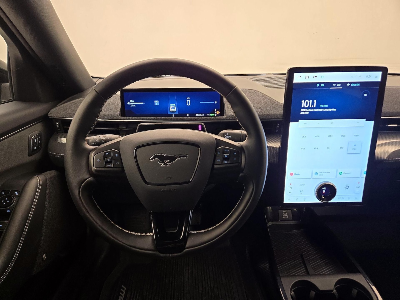2025 Ford Mustang Mach-E GT AWD - Photo 11