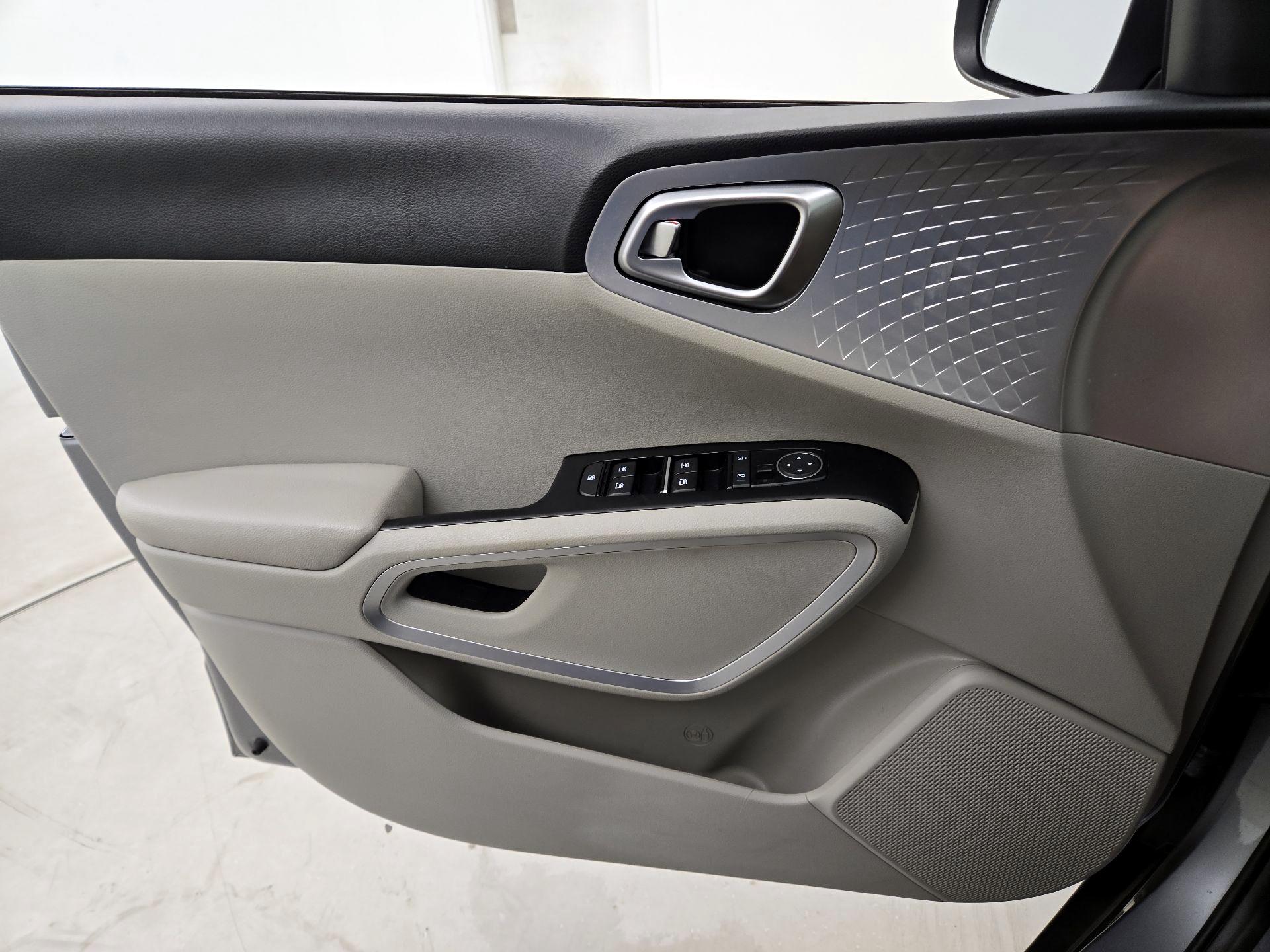 Thumbnail: 2023 Kia Soul - 12