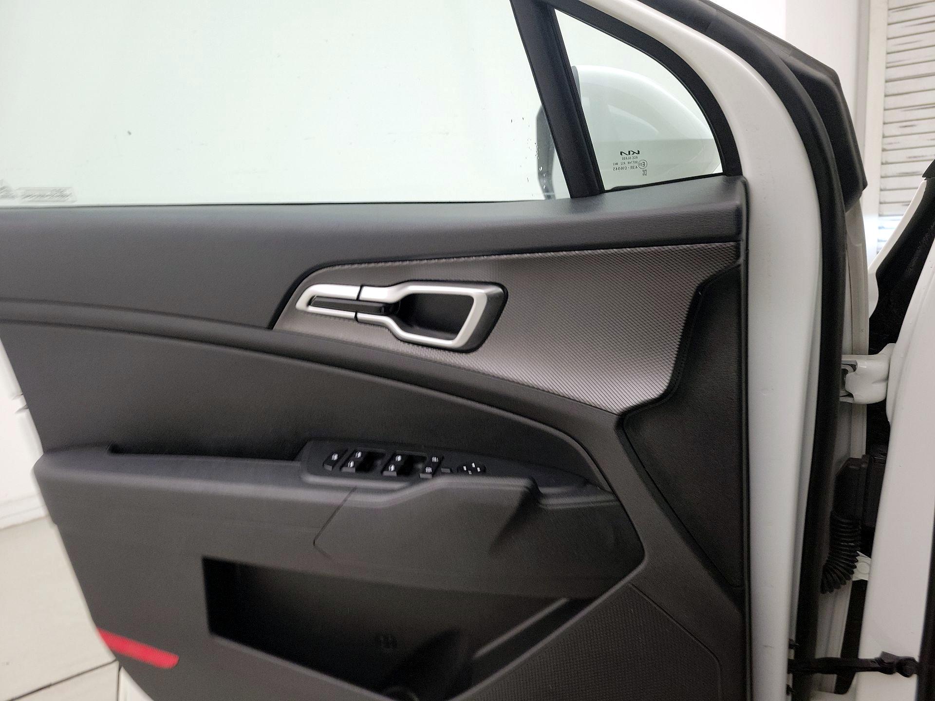 Thumbnail: 2023 Kia Sportage - 12