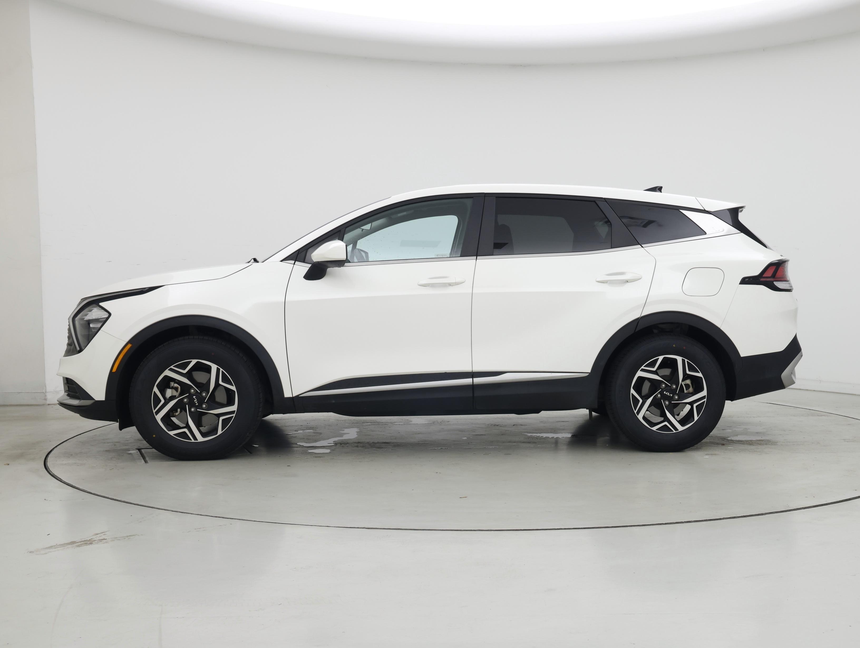 Thumbnail: 2023 Kia Sportage - 3