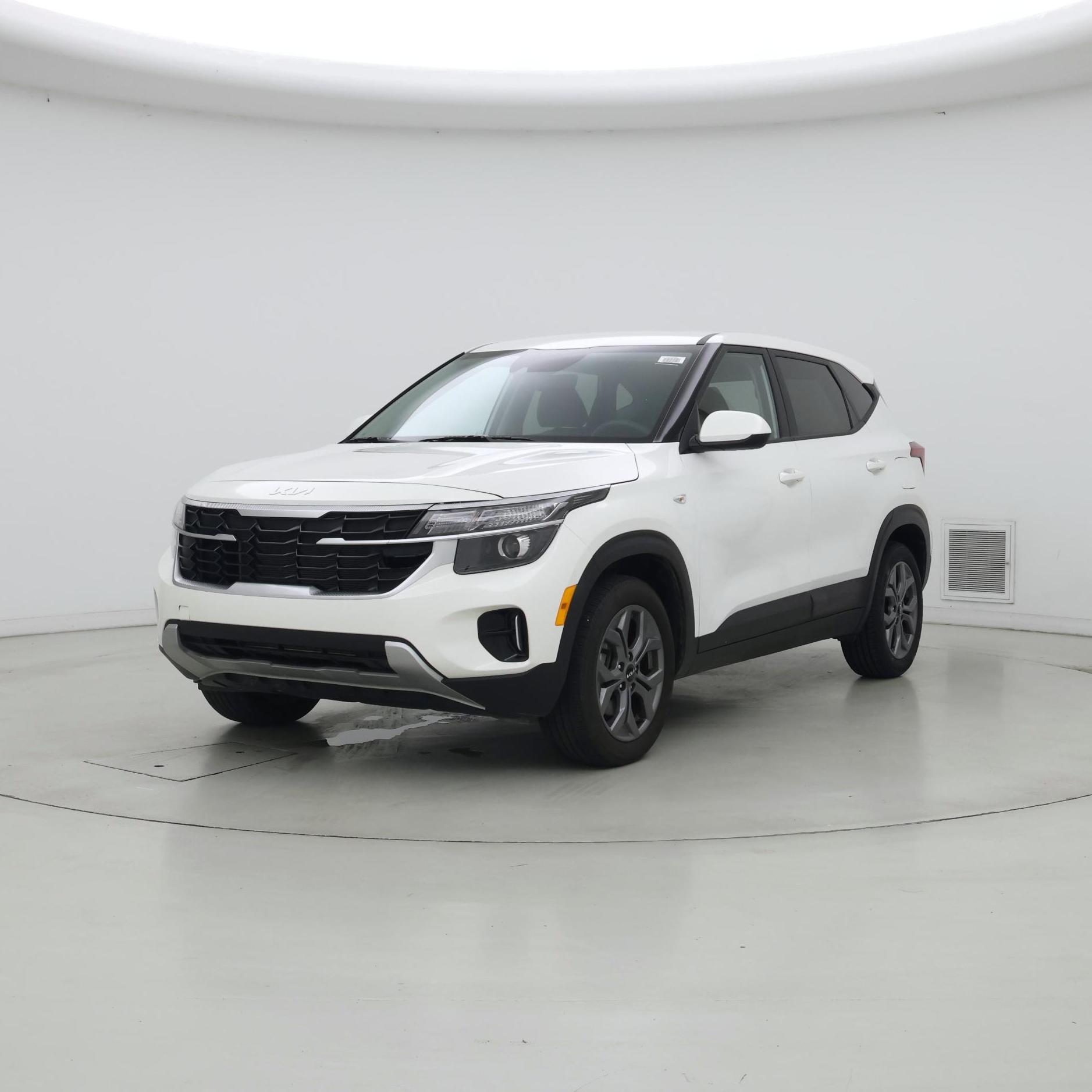Thumbnail: 2024 Kia Seltos - 4