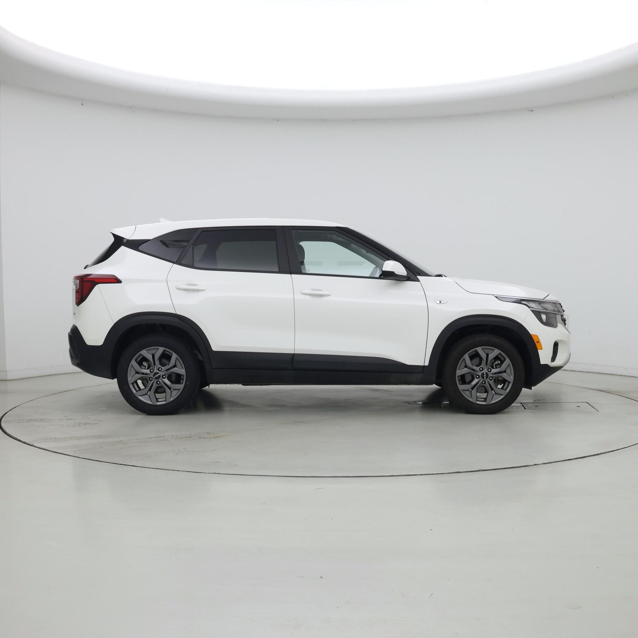 Thumbnail: 2024 Kia Seltos - 7