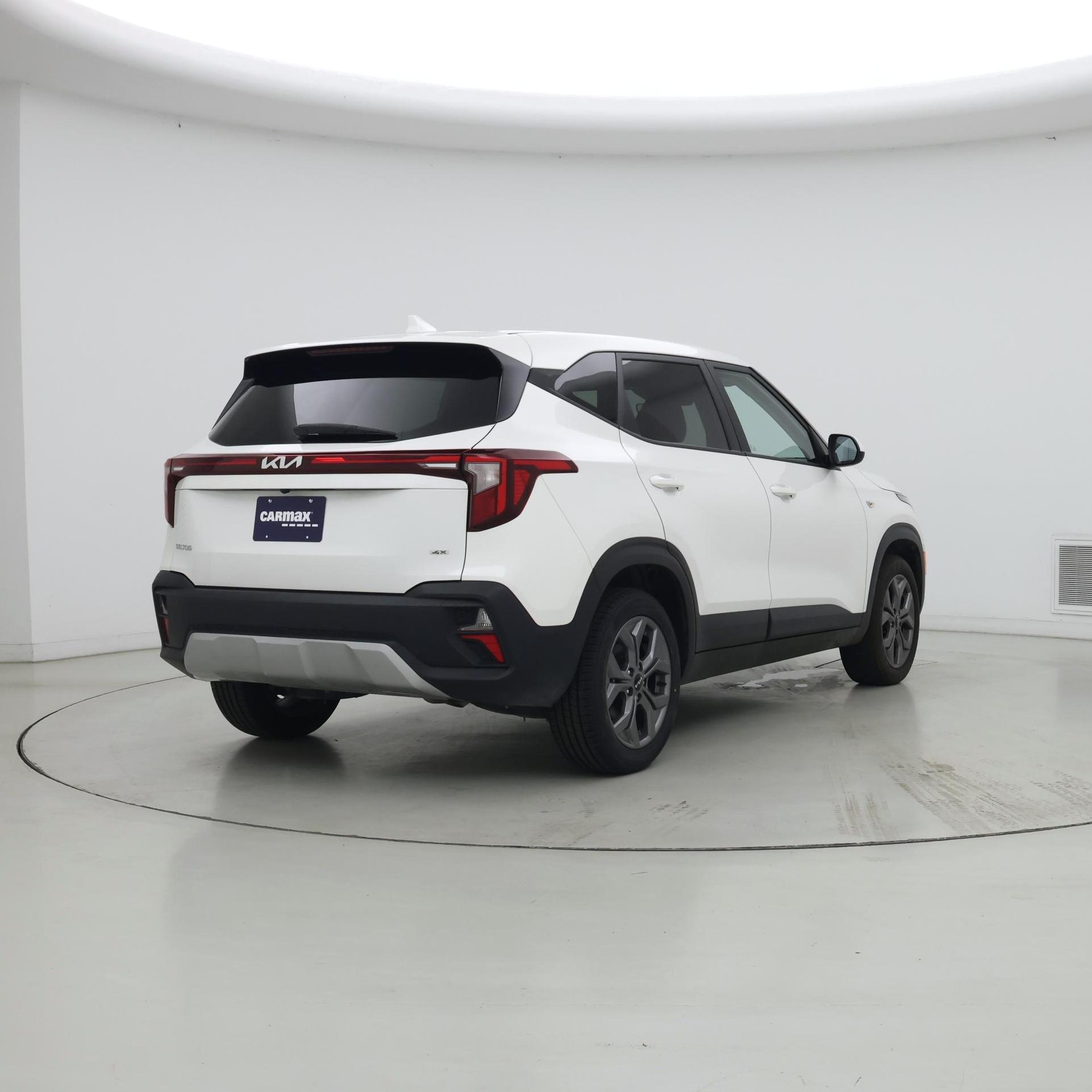 Thumbnail: 2024 Kia Seltos - 8