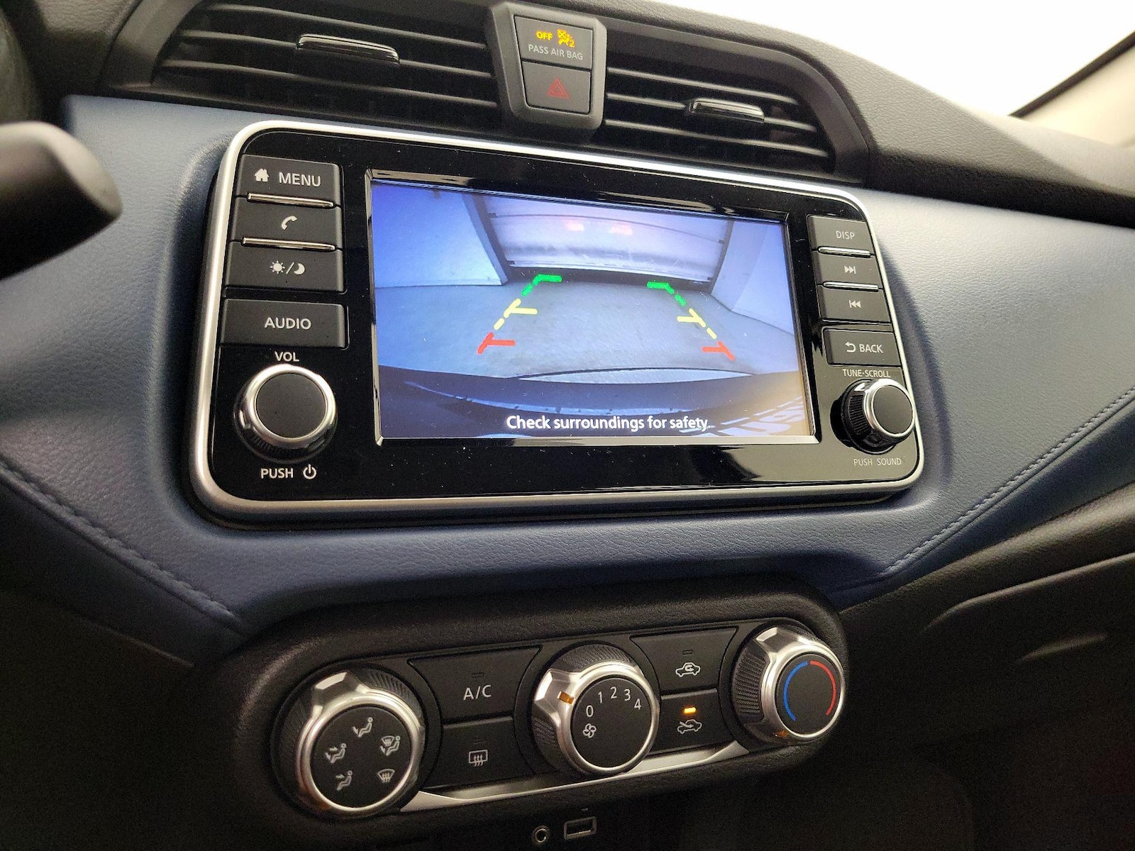 2025 Nissan Versa Sedan SV - Photo 15