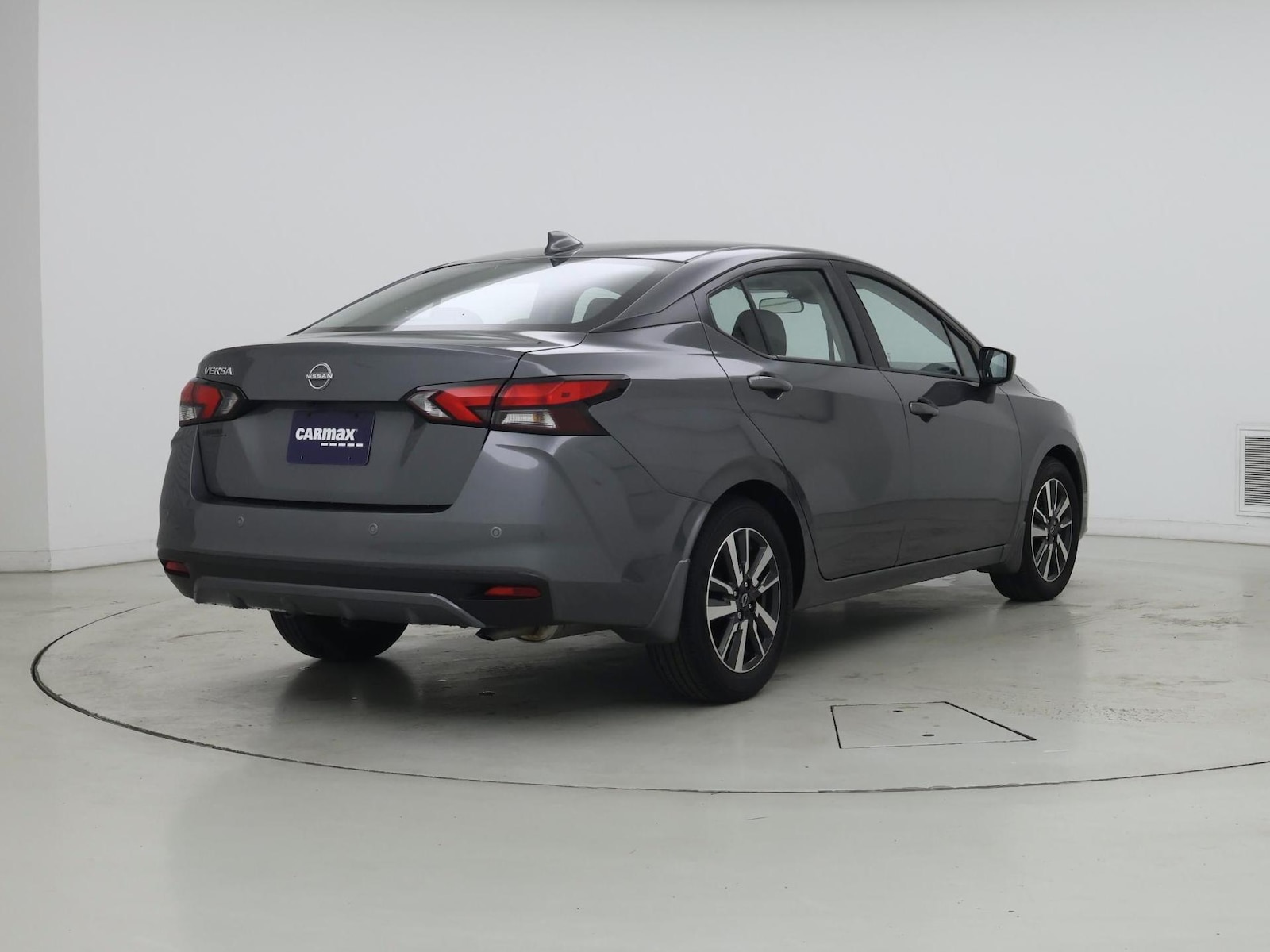 2025 Nissan Versa Sedan SV - Photo 9