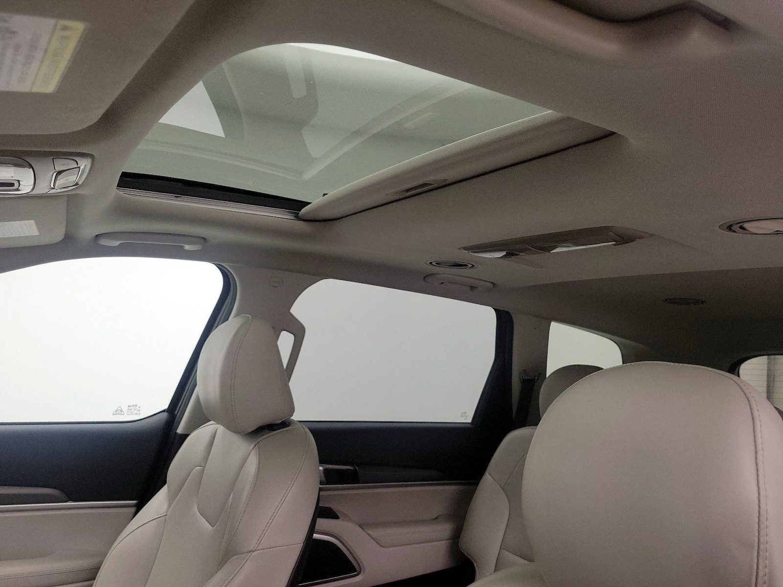 Sunroof(s) & Overhead Airbags