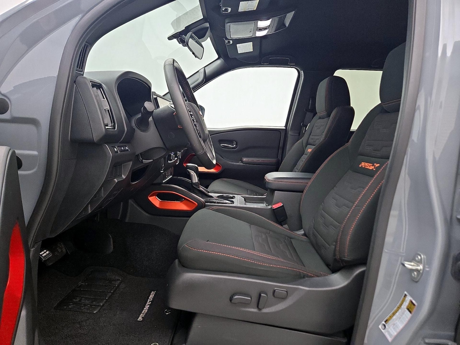 2025 Nissan Frontier PRO-X - Photo 12