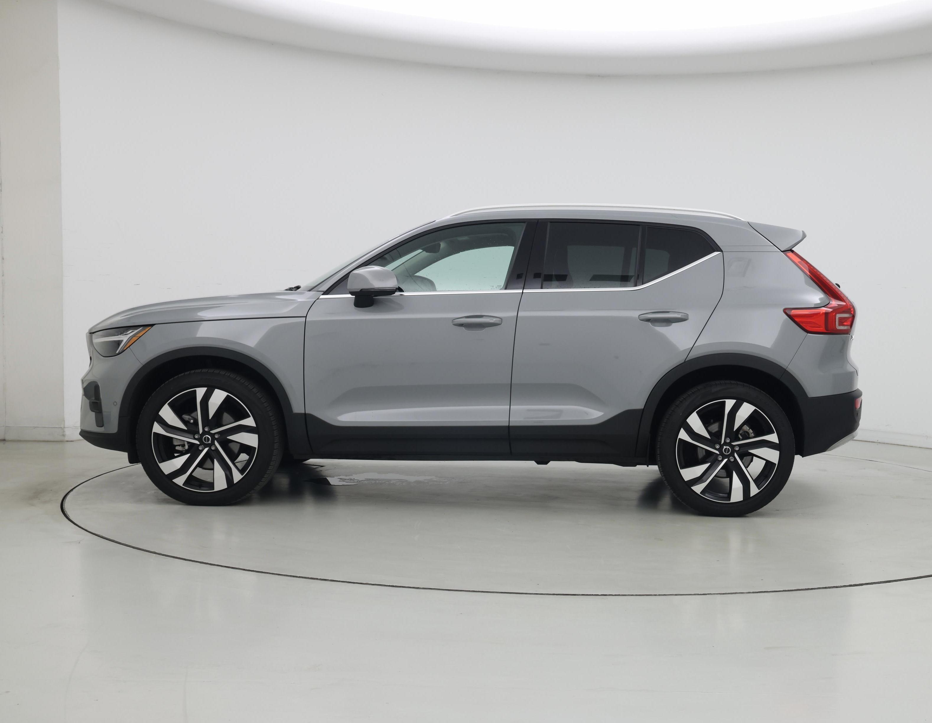 Thumbnail: 2024 Volvo XC40 - 3
