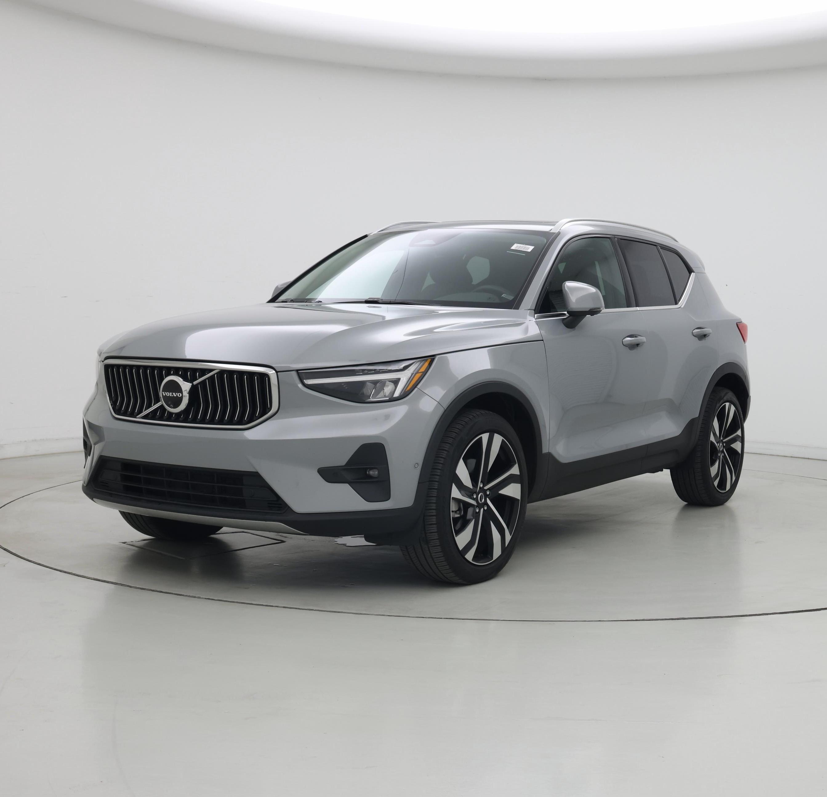 Thumbnail: 2024 Volvo XC40 - 4