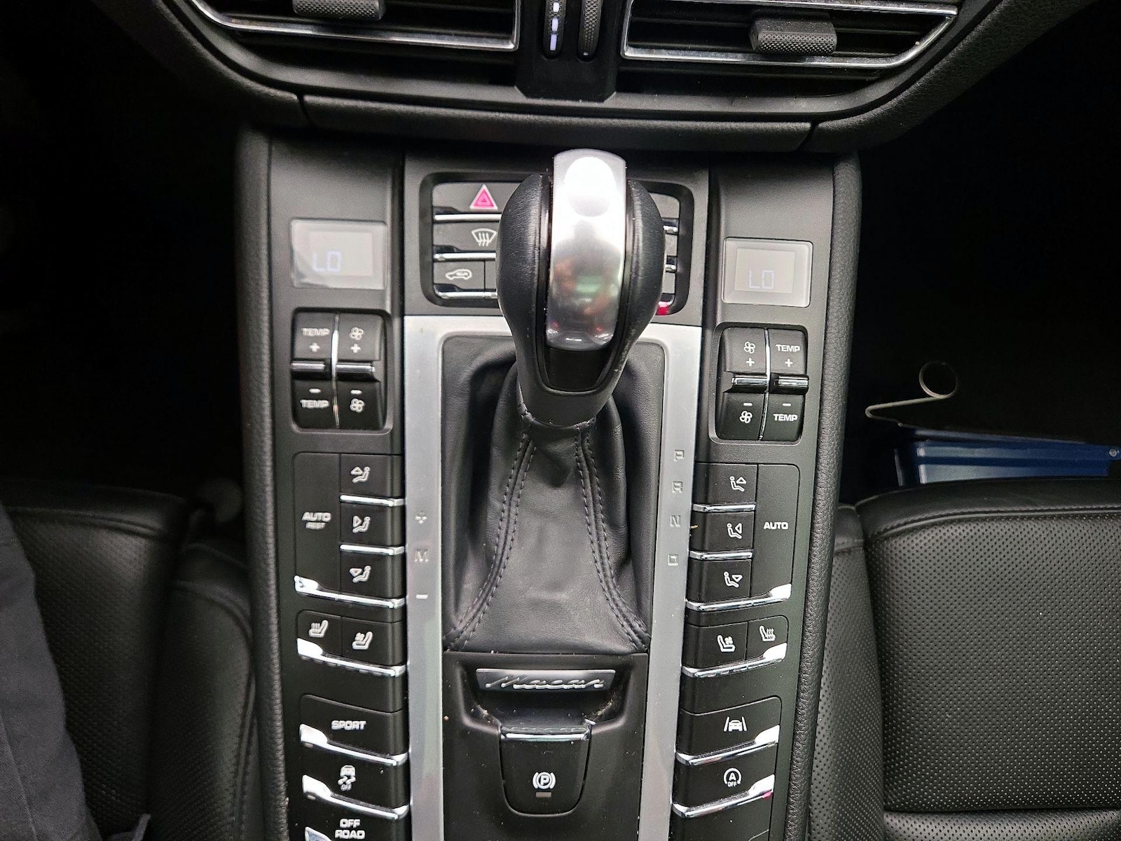2021 Porsche Macan Base - Photo 18