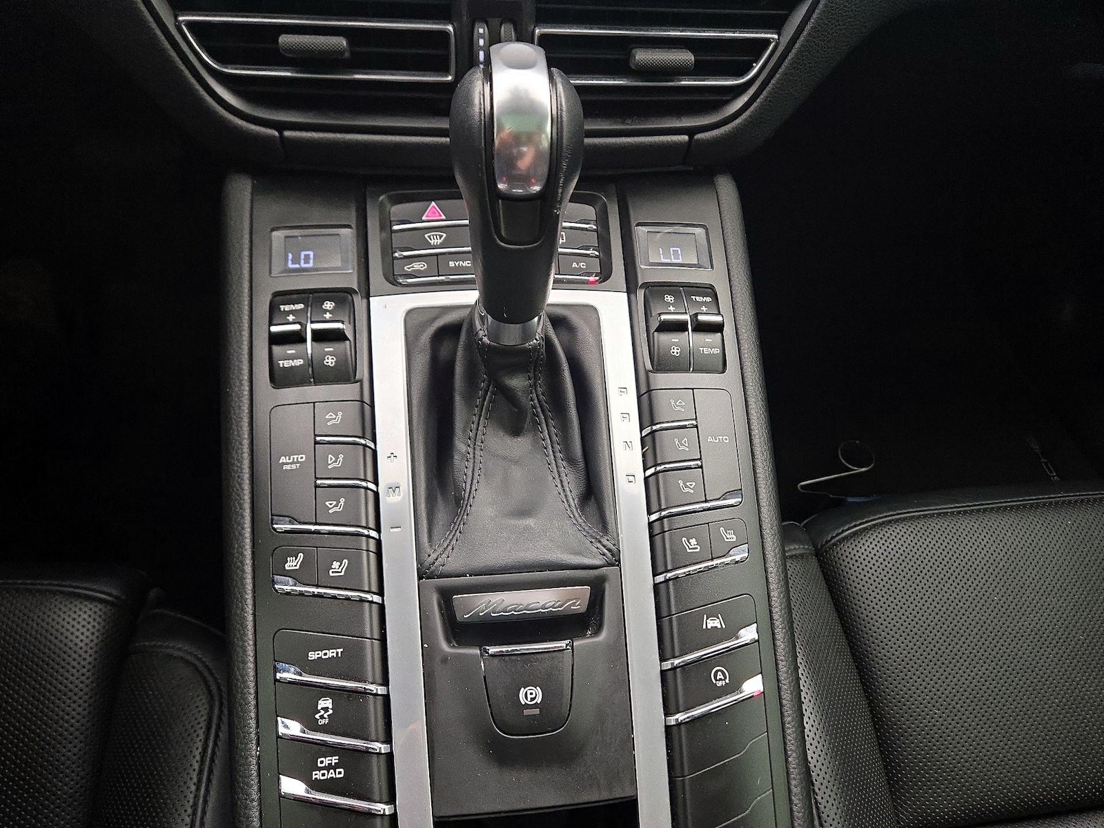 2021 Porsche Macan Base - Photo 19