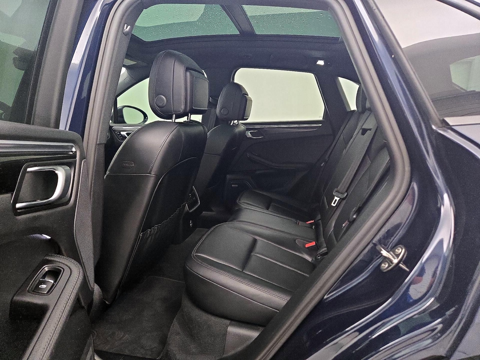 2021 Porsche Macan Base - Photo 22