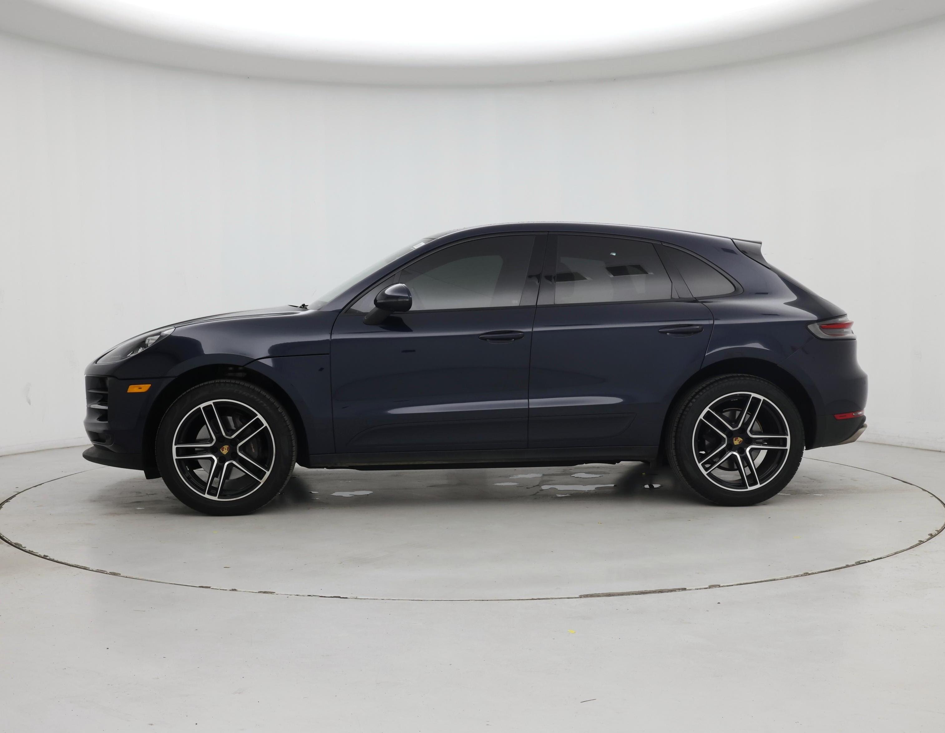 Thumbnail: 2021 Porsche Macan - 3